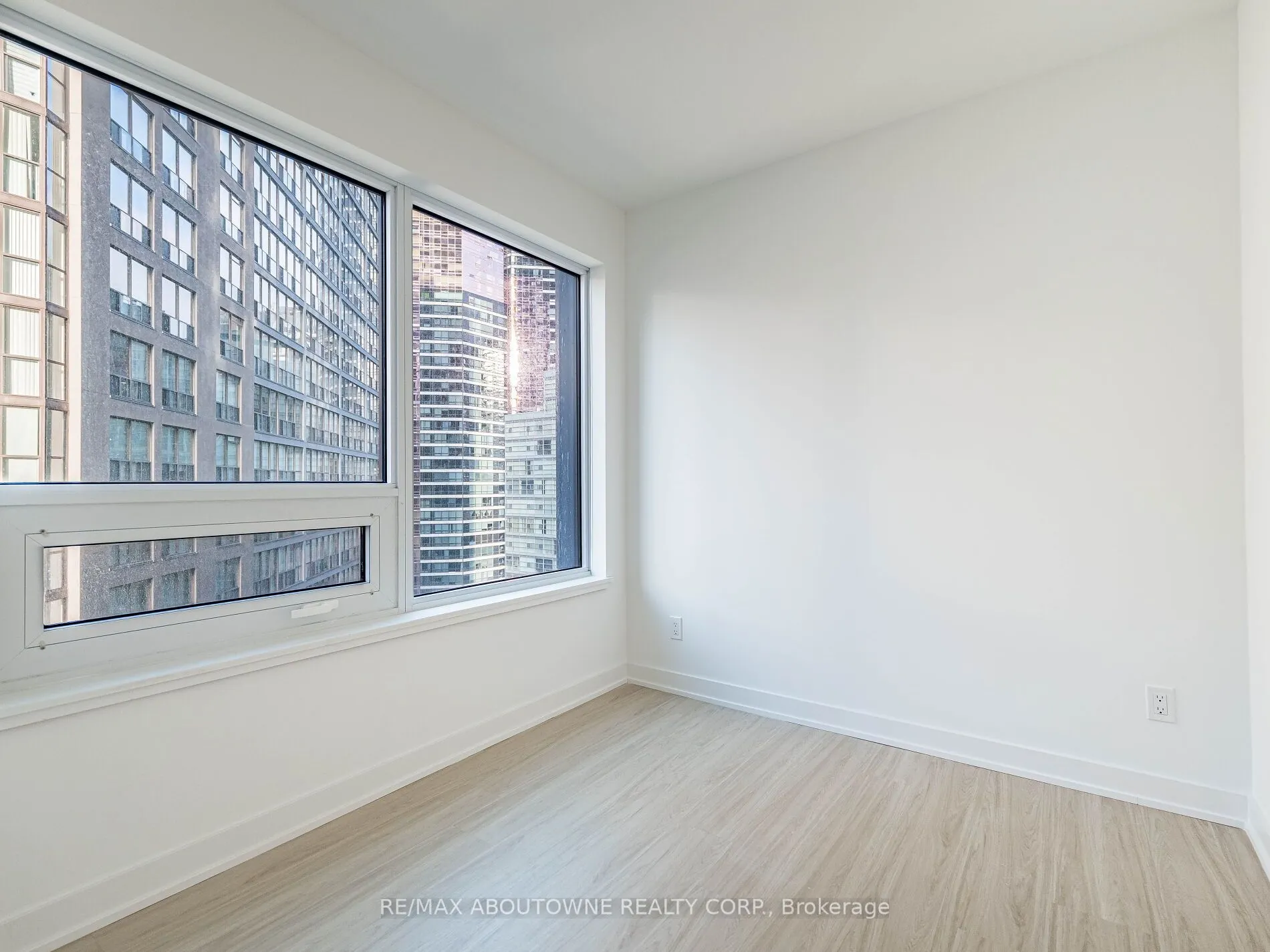 8 Wellesley Street, #1116