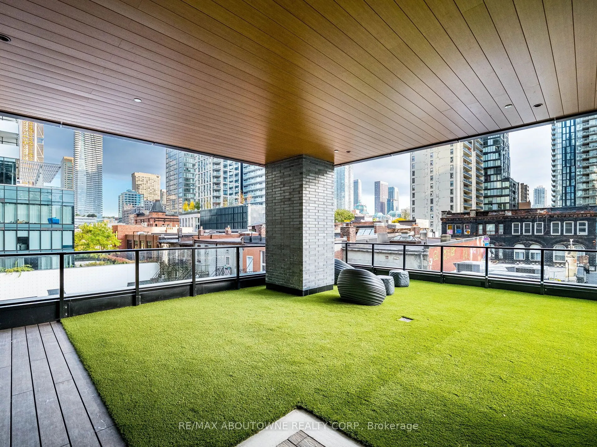 8 Wellesley Street, #1116