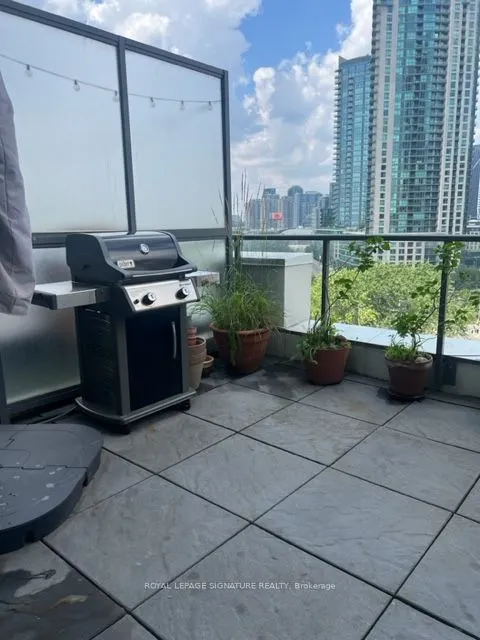 637 Lake Shore Boulevard W, #611