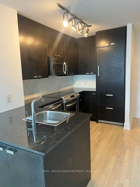 637 Lake Shore Boulevard W, #611