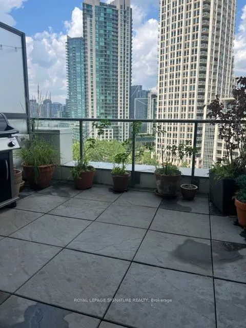 637 Lake Shore Boulevard W, #611