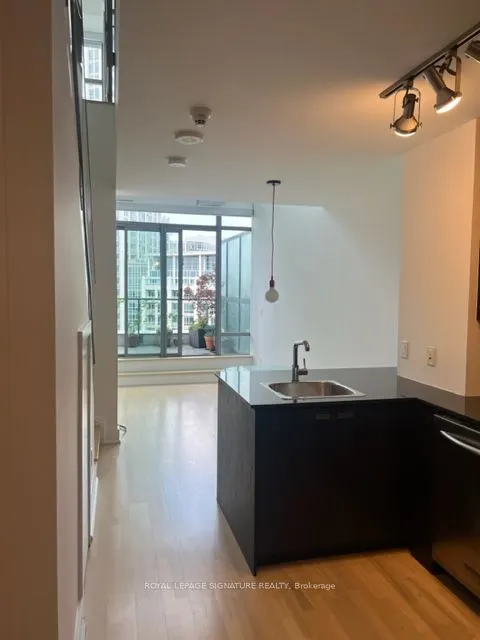 637 Lake Shore Boulevard W, #611