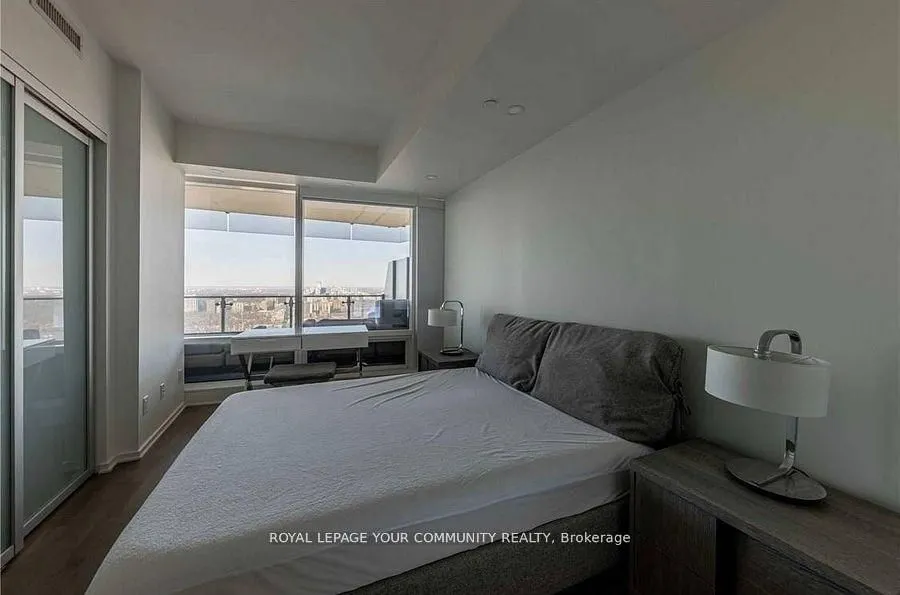 1 Bloor Street E, #5409F