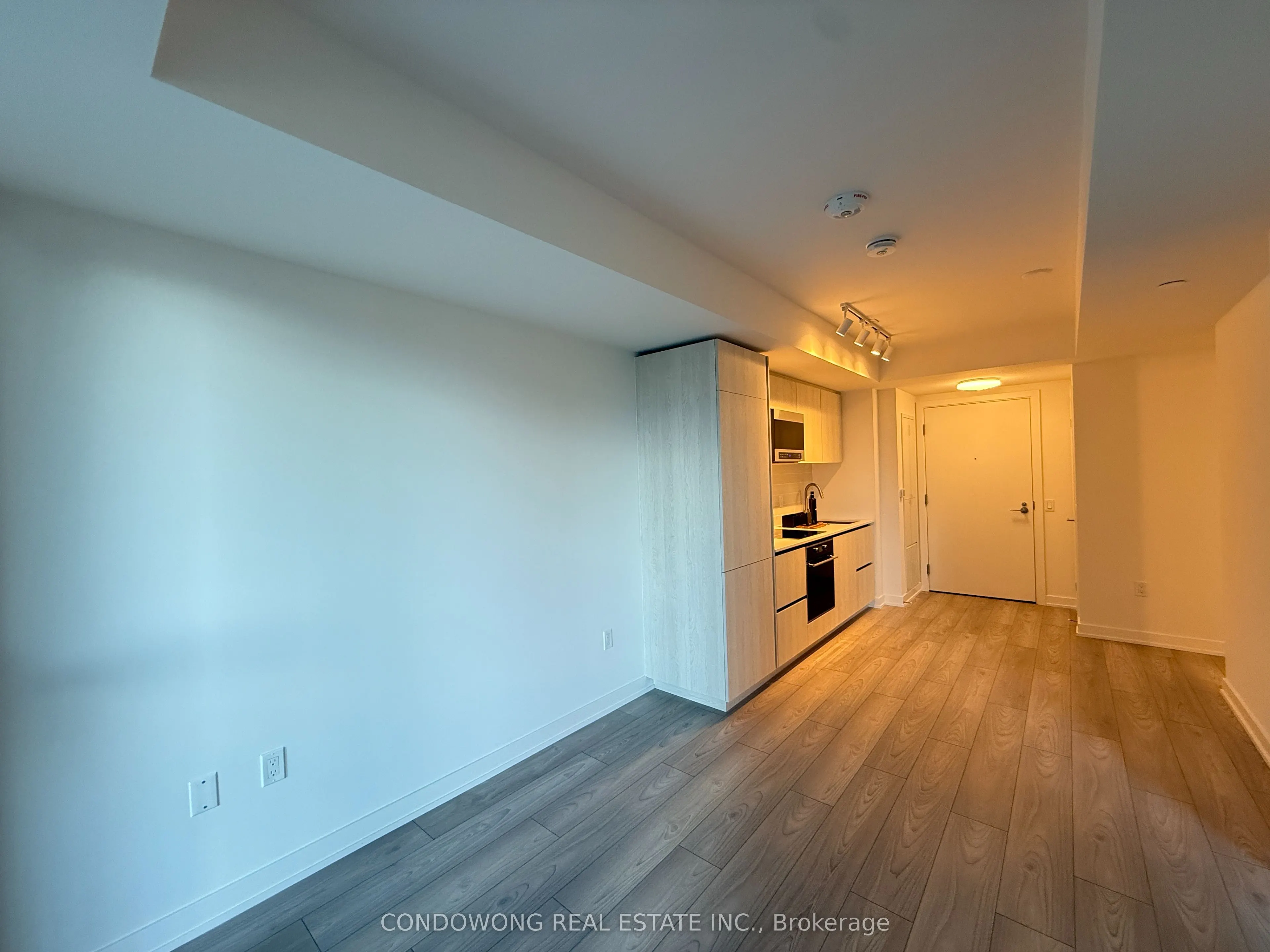 120 Broadway Avenue, #1106