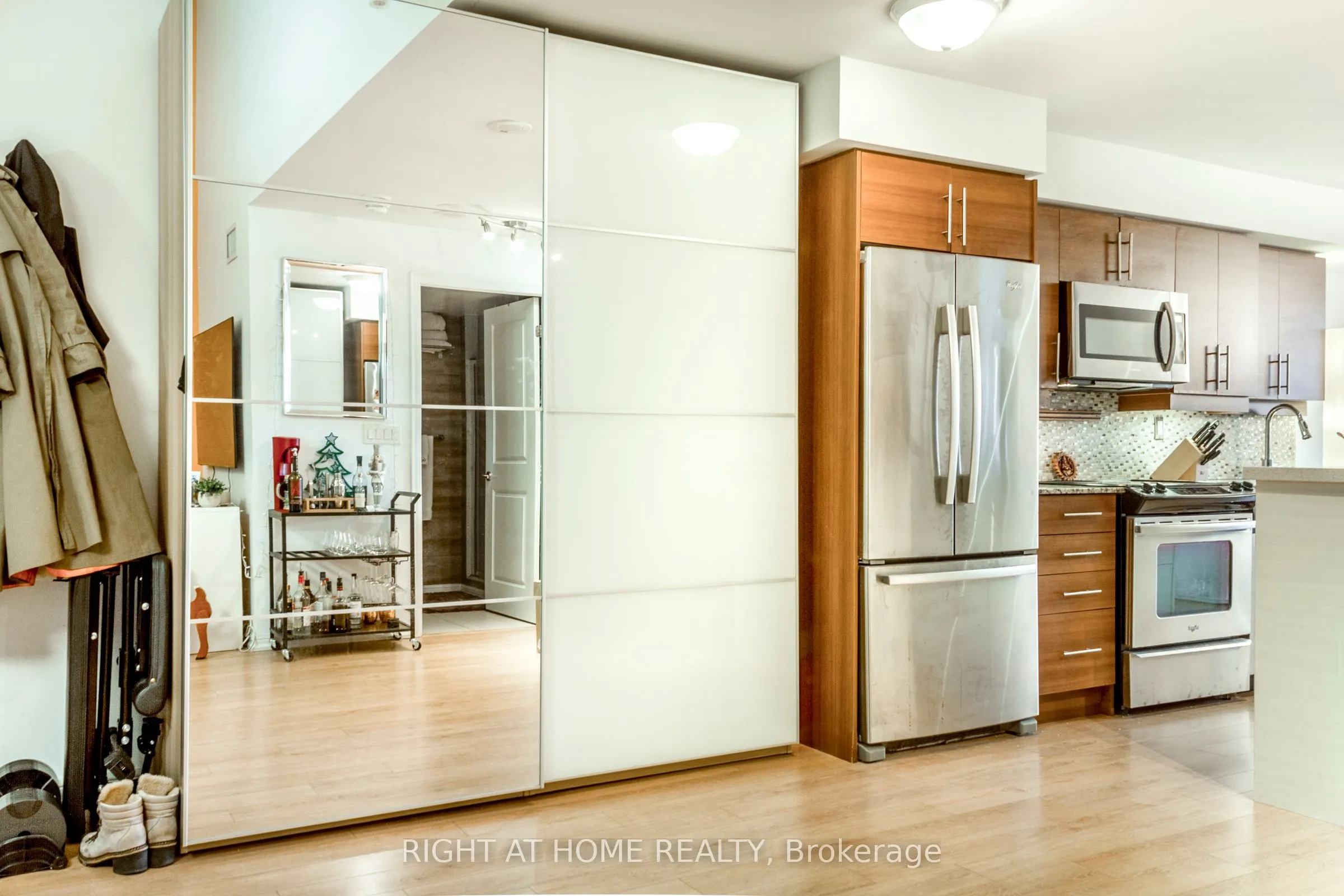 125 Western Battery Road W, #214