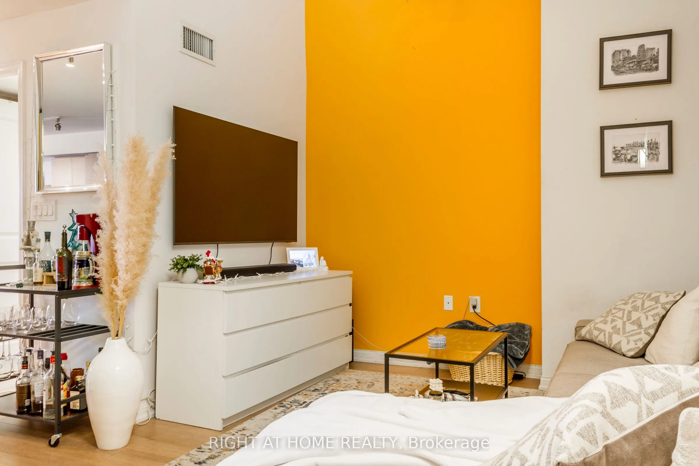 125 Western Battery Road W, #214