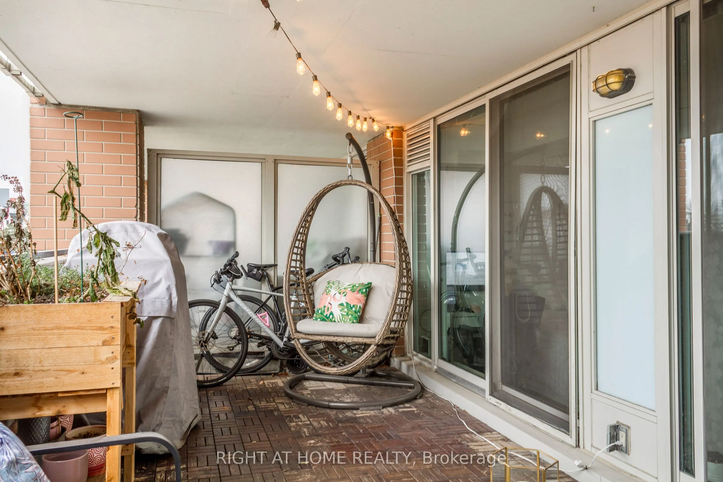 125 Western Battery Road W, #214