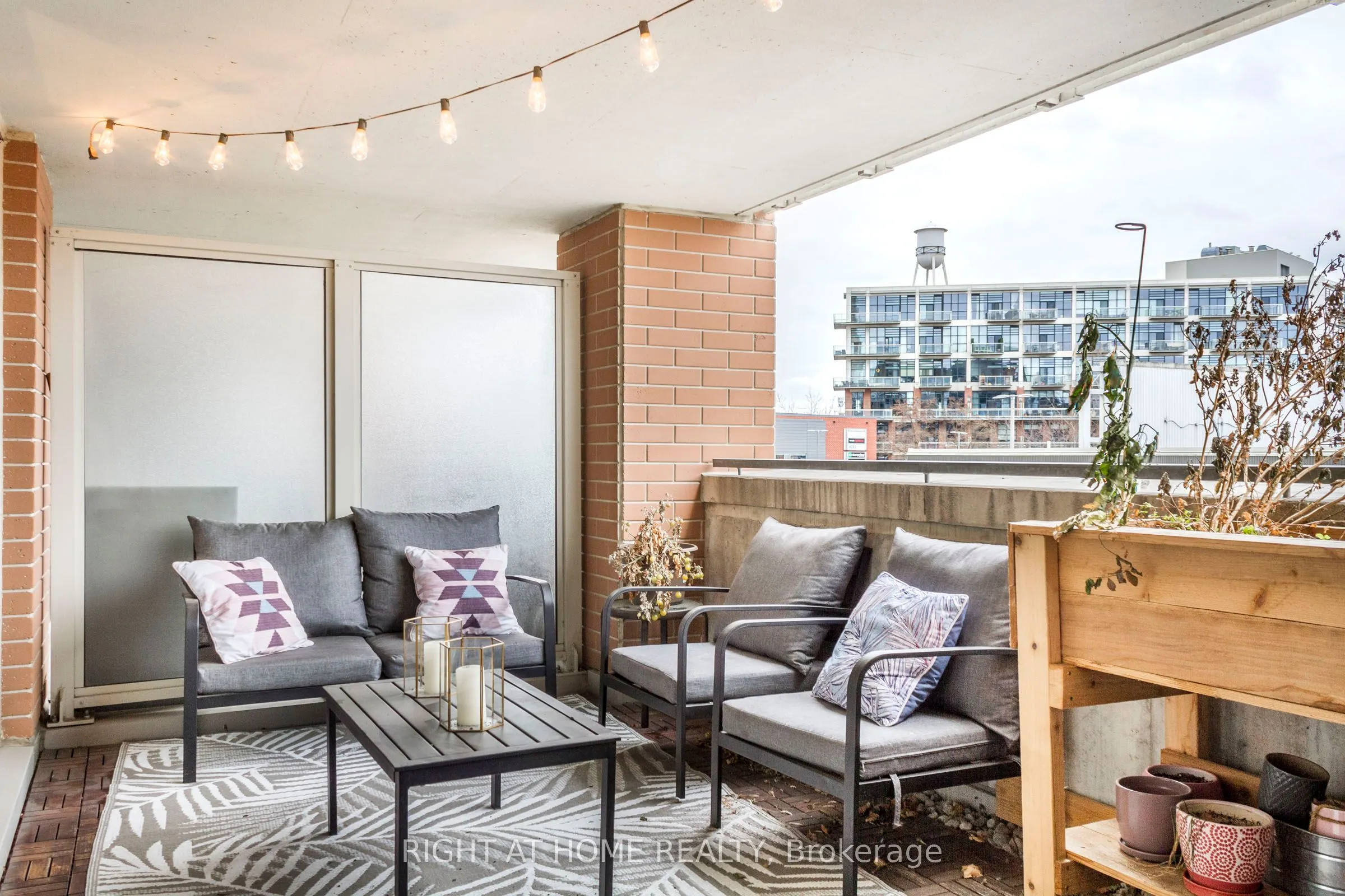 125 Western Battery Road W, #214