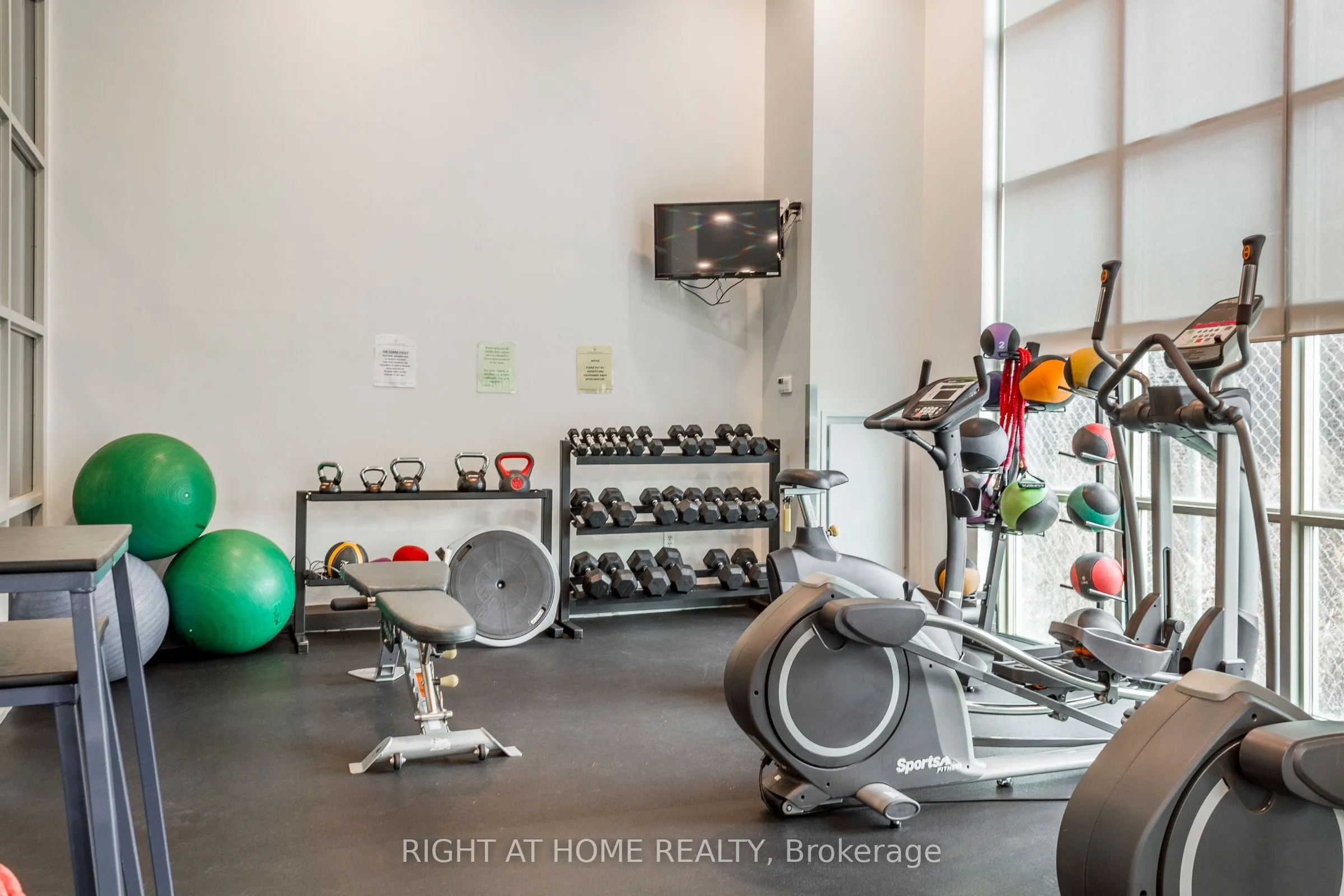 125 Western Battery Road W, #214