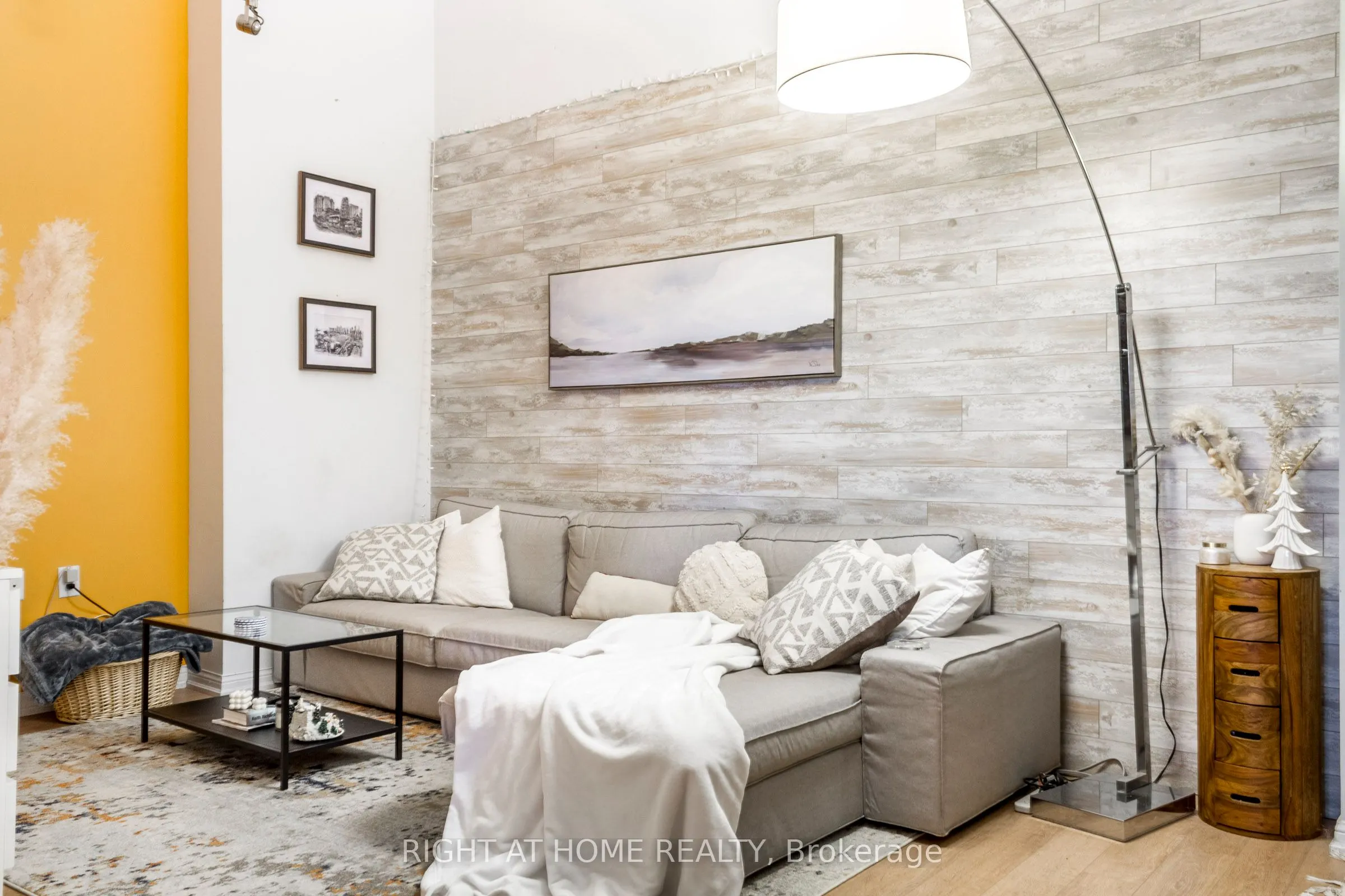 125 Western Battery Road W, #214