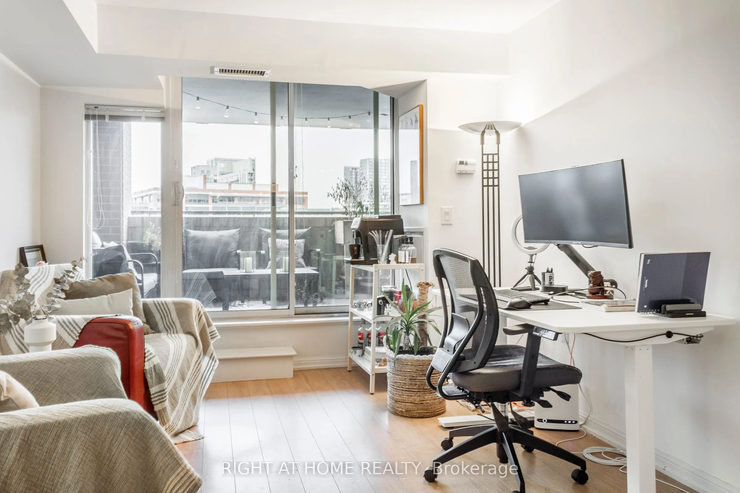 125 Western Battery Road W, #214