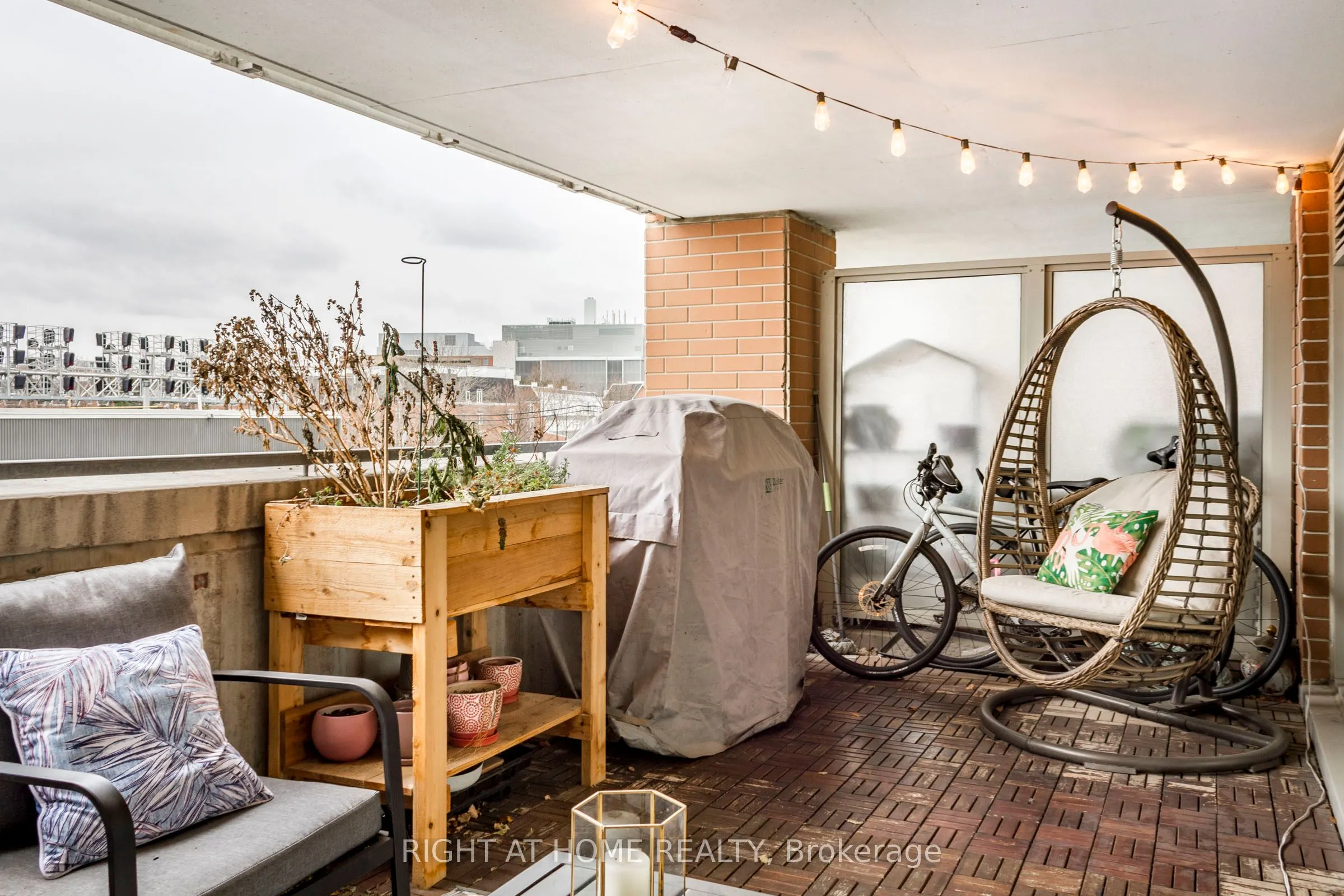 125 Western Battery Road W, #214