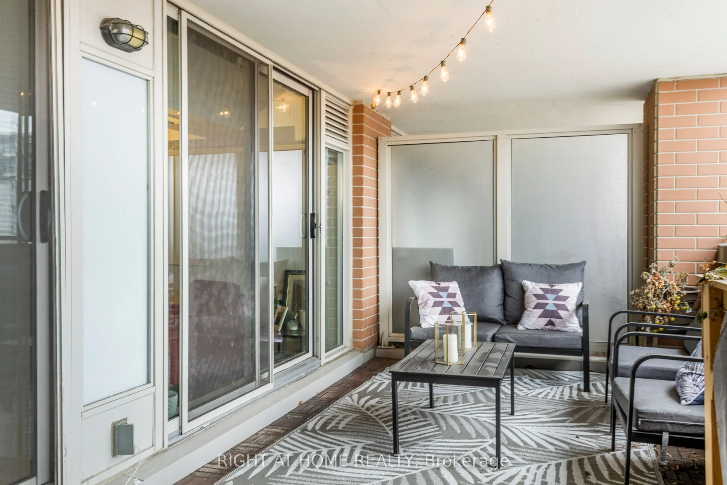 125 Western Battery Road W, #214