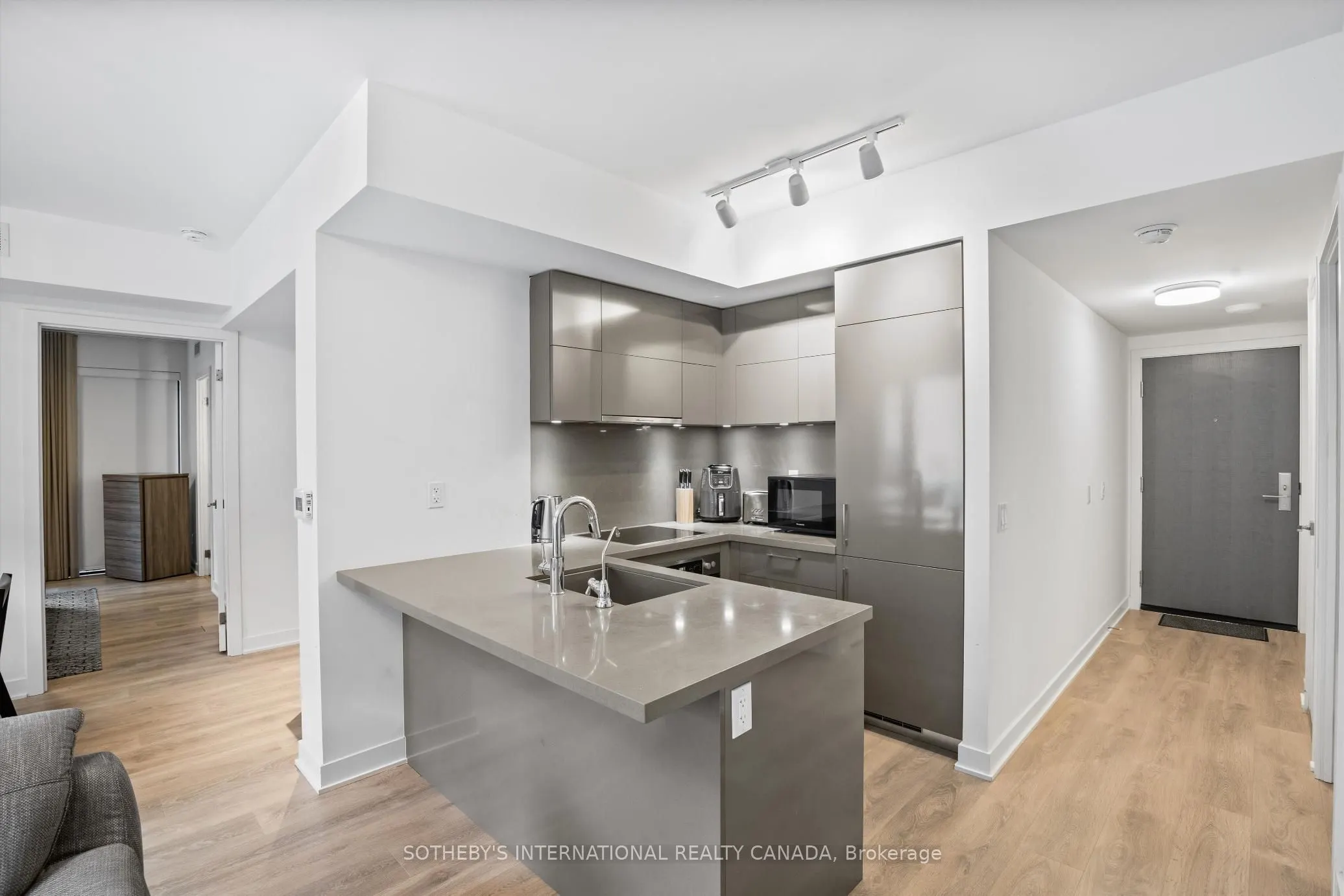 188 Cumberland Street, #604