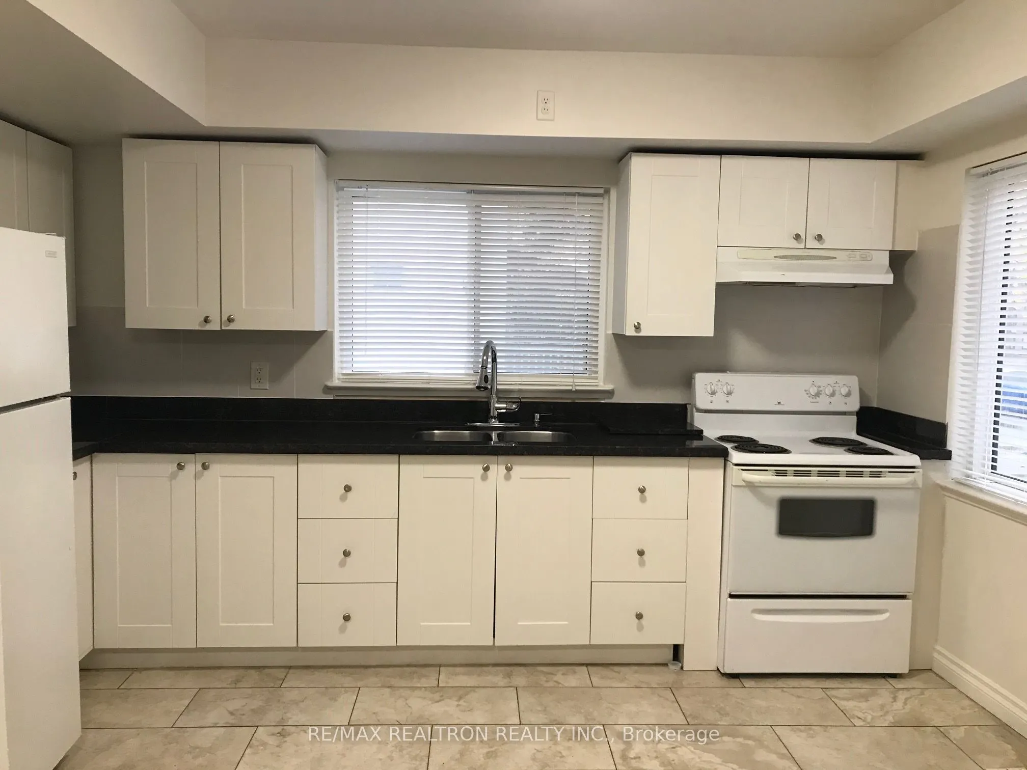 60 Finch Avenue E, #Front