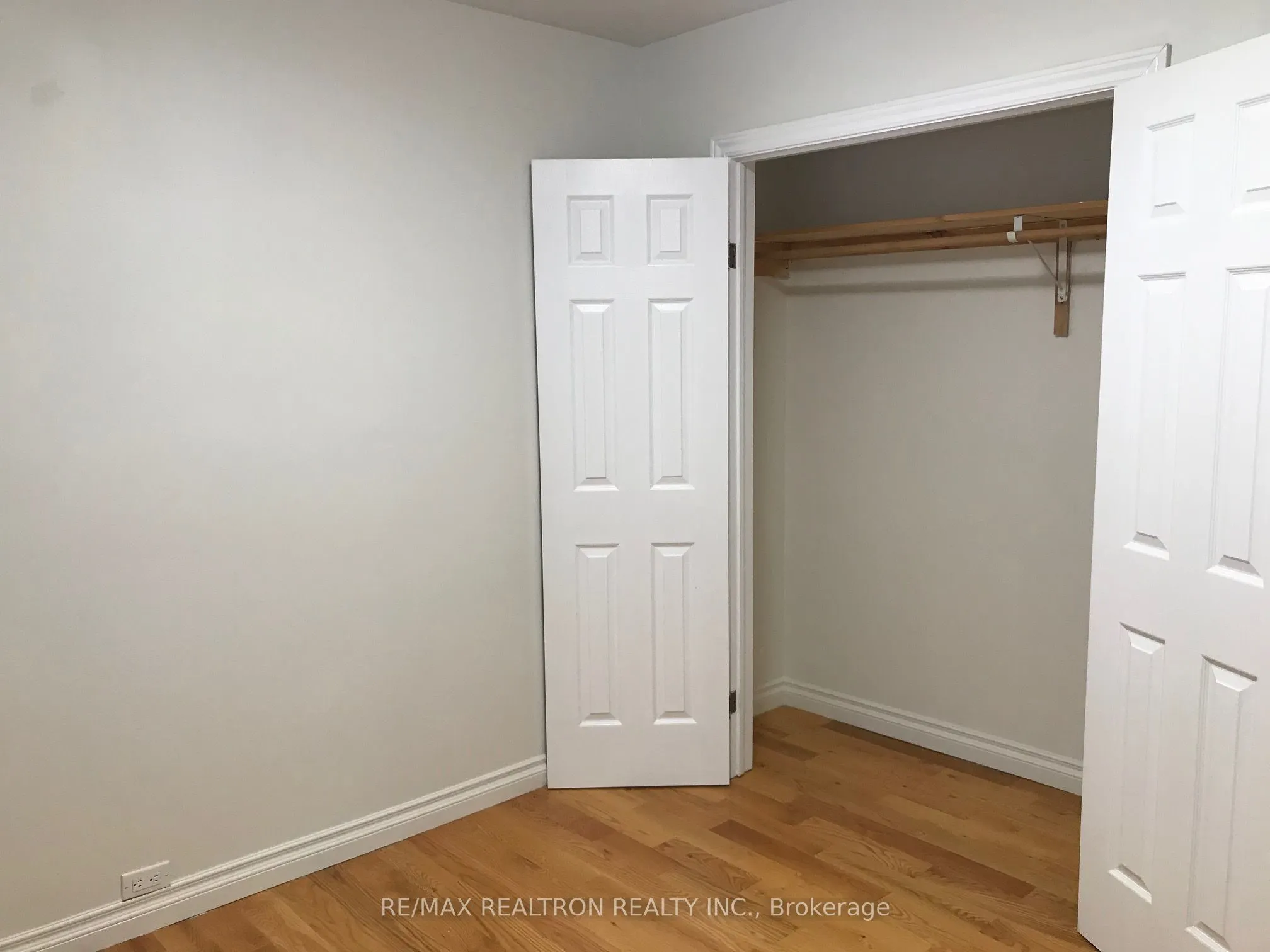 60 Finch Avenue E, #Front