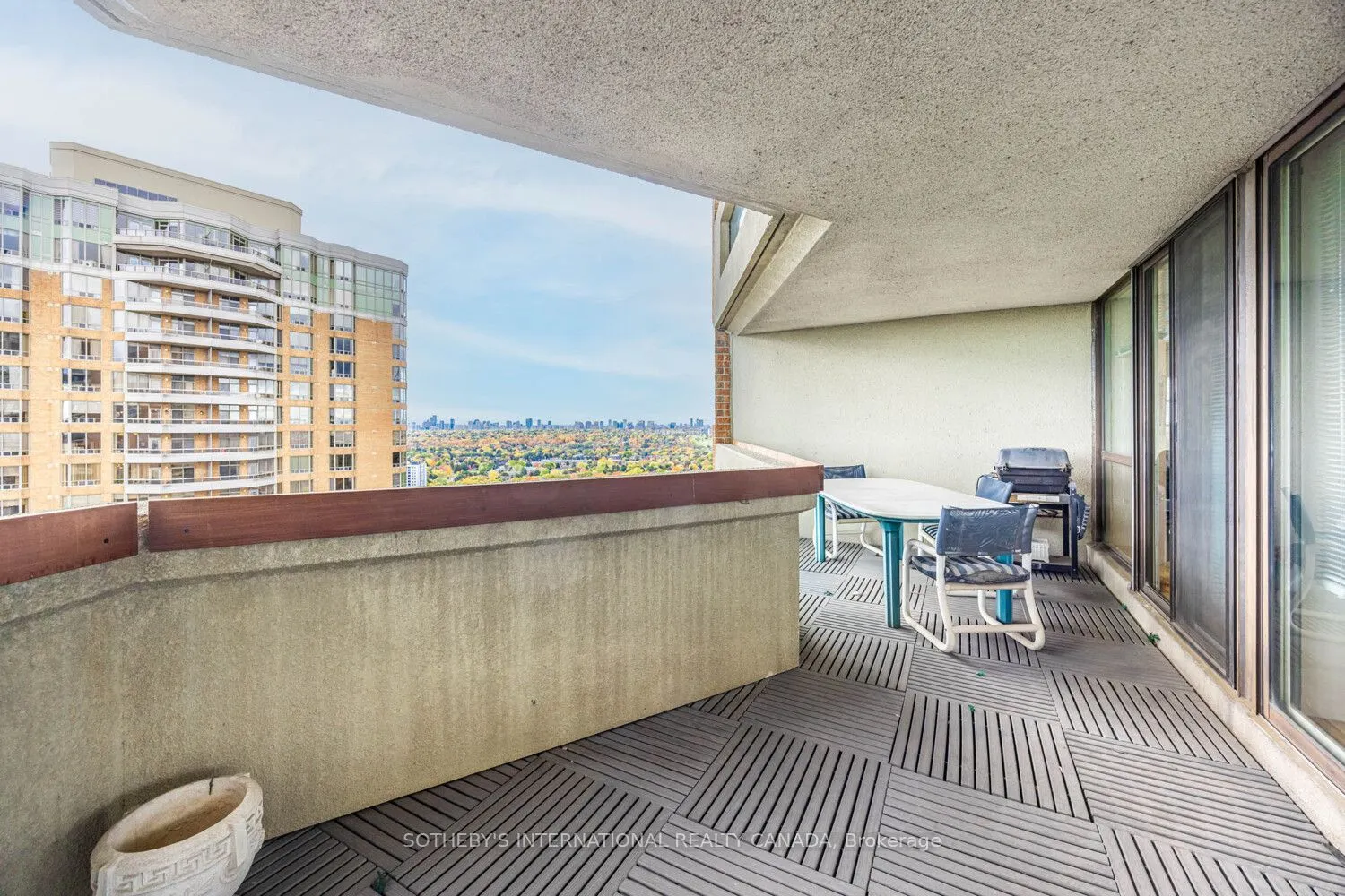 85 Skymark Drive, #2503