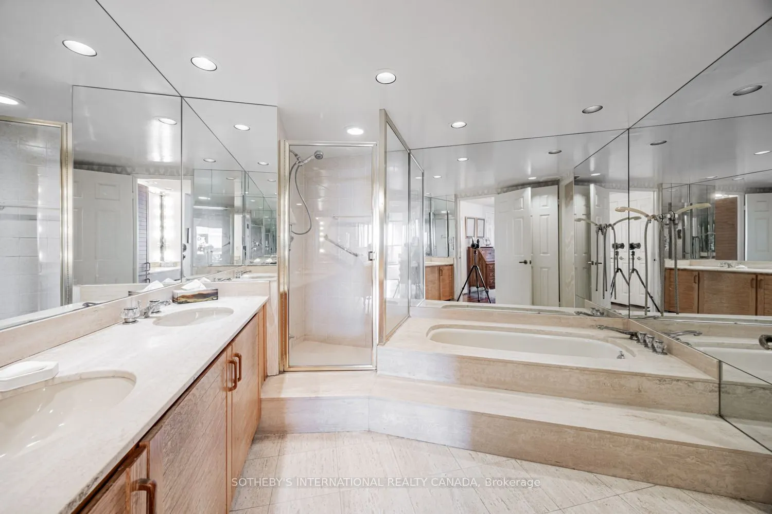 85 Skymark Drive, #2503