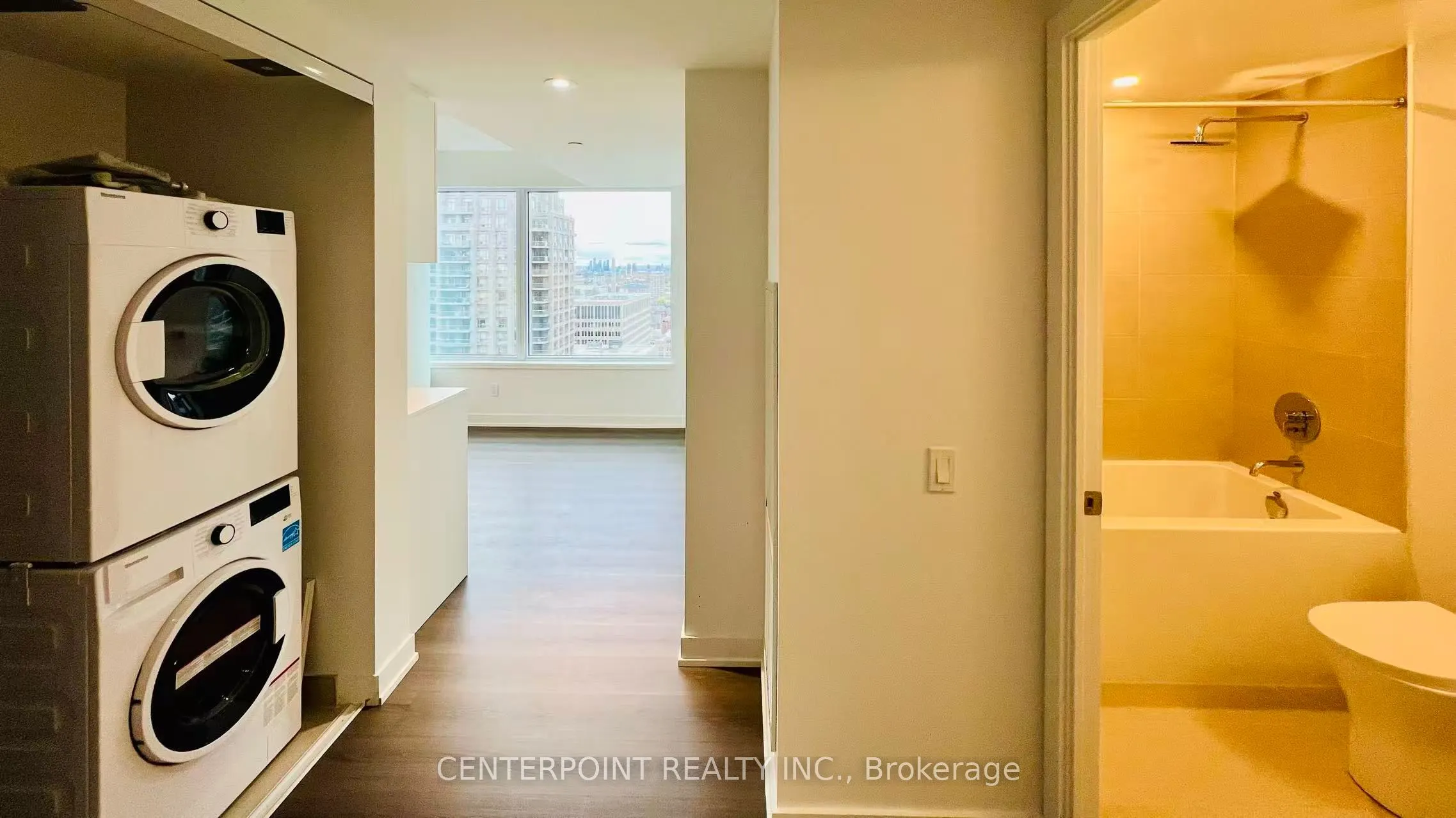 8 Wellesley Street W, #2916