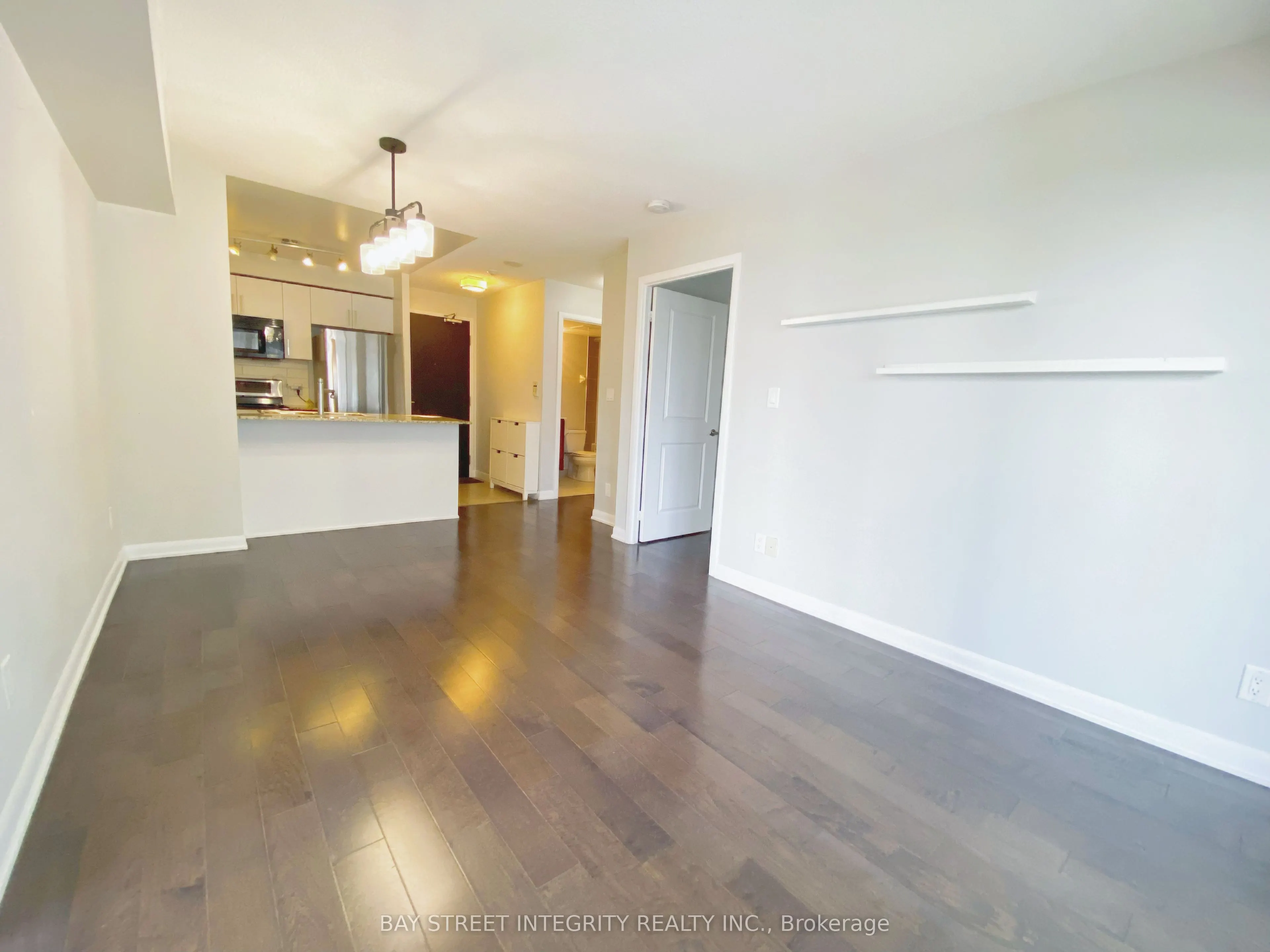 5793 Yonge Street, #607