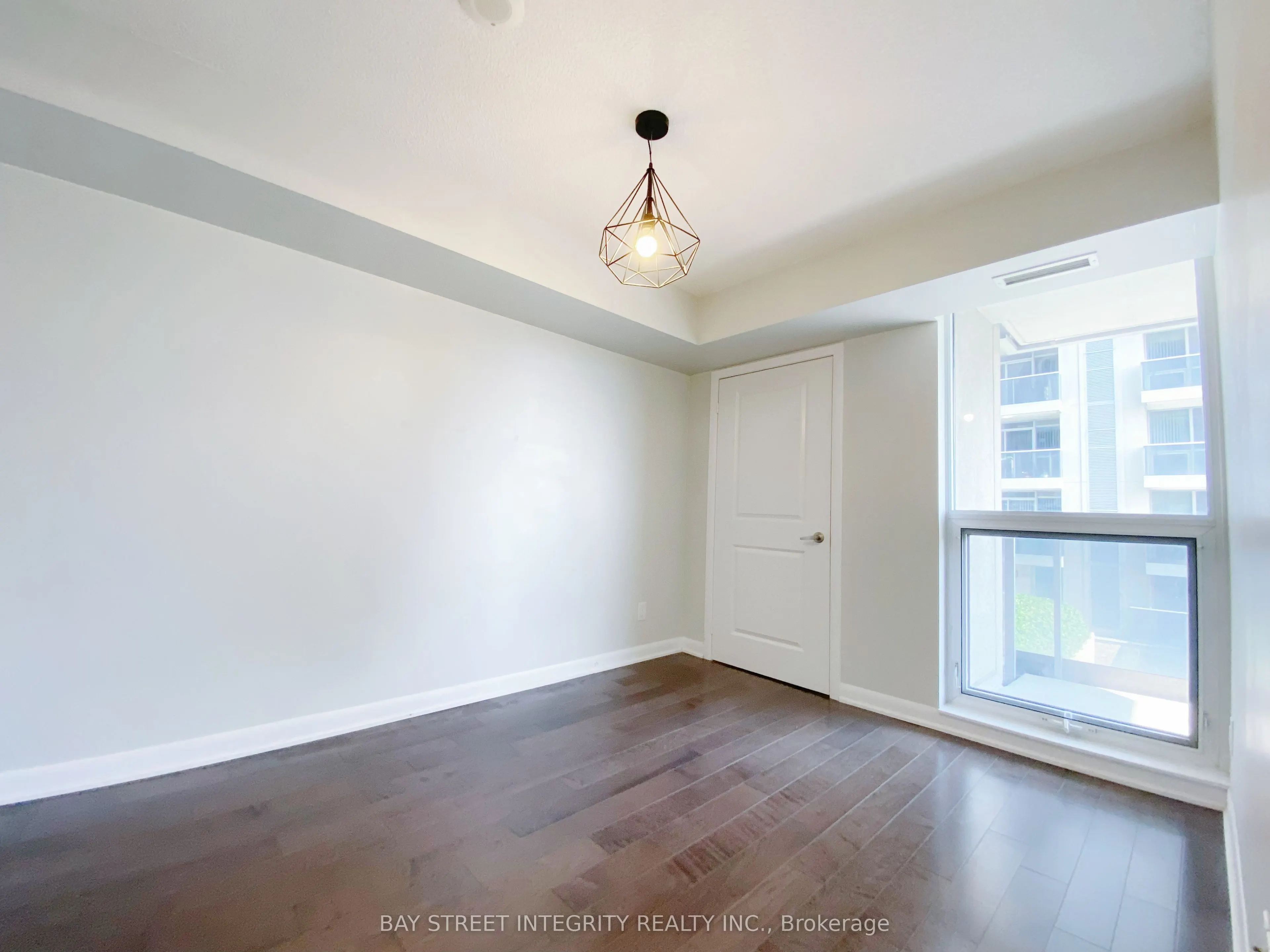 5793 Yonge Street, #607
