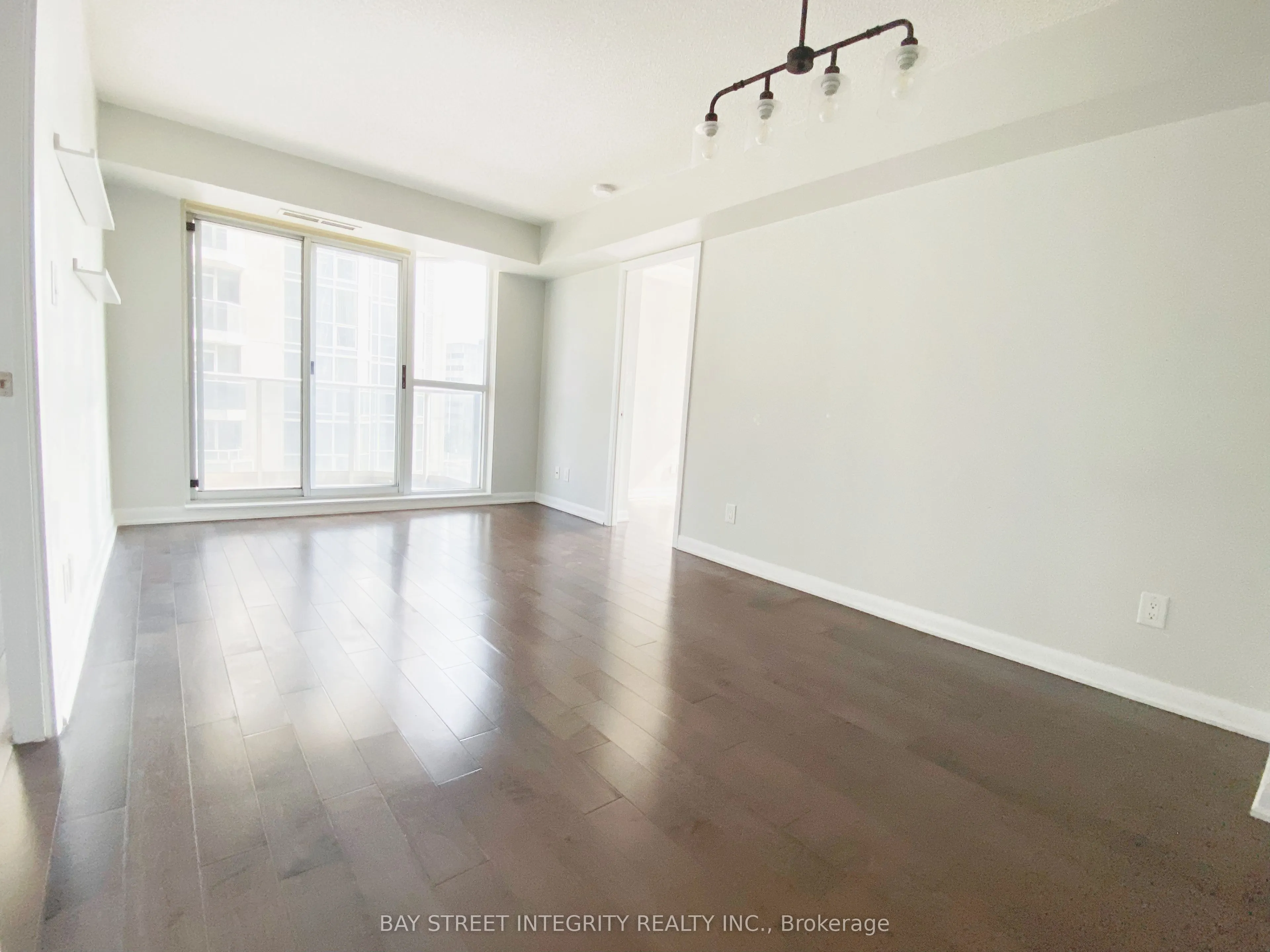 5793 Yonge Street, #607