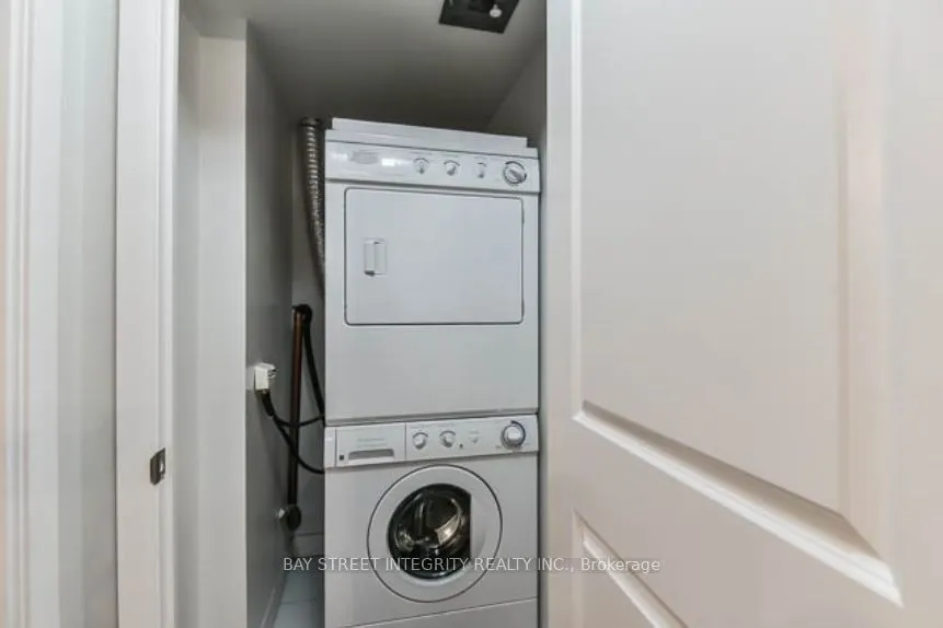 5793 Yonge Street, #607