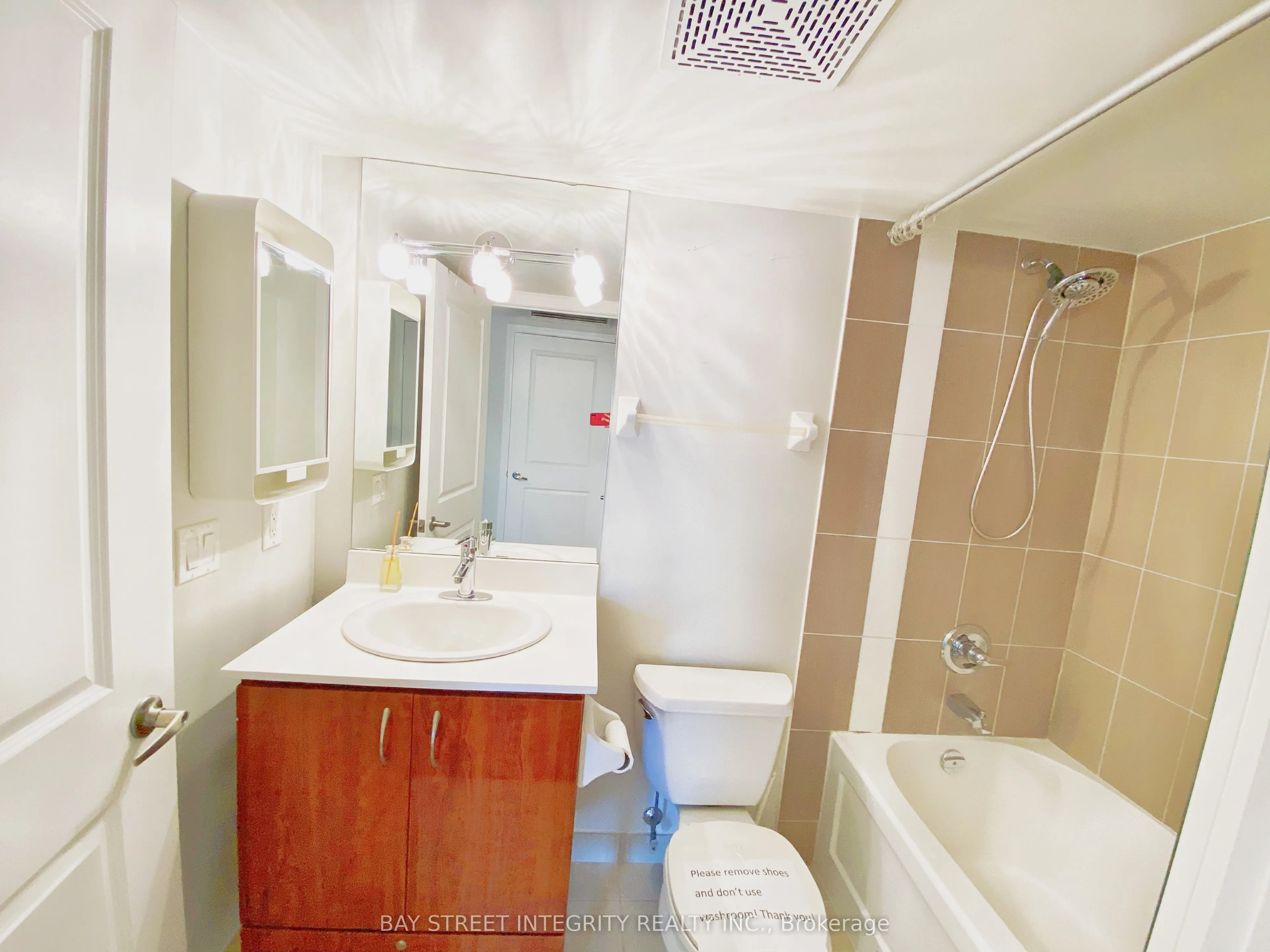 5793 Yonge Street, #607