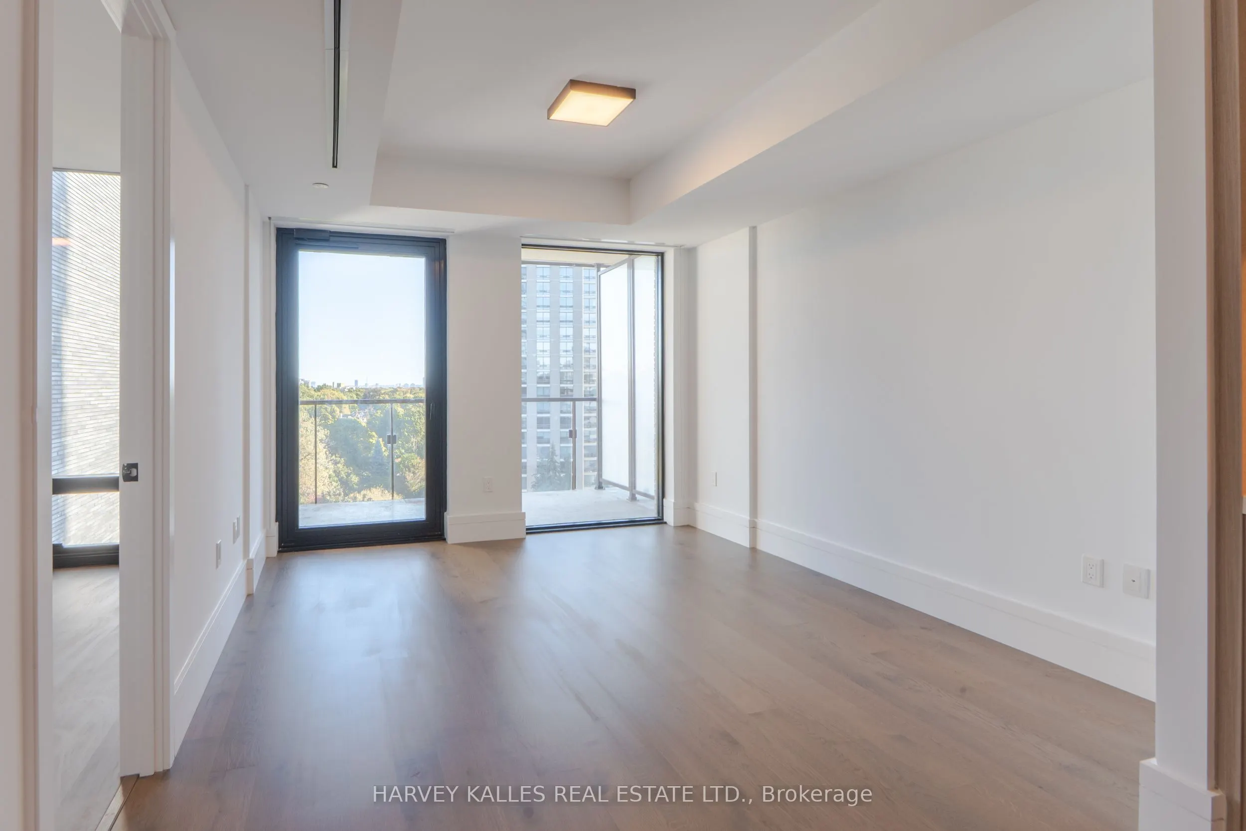 215 Lonsdale Road, #705