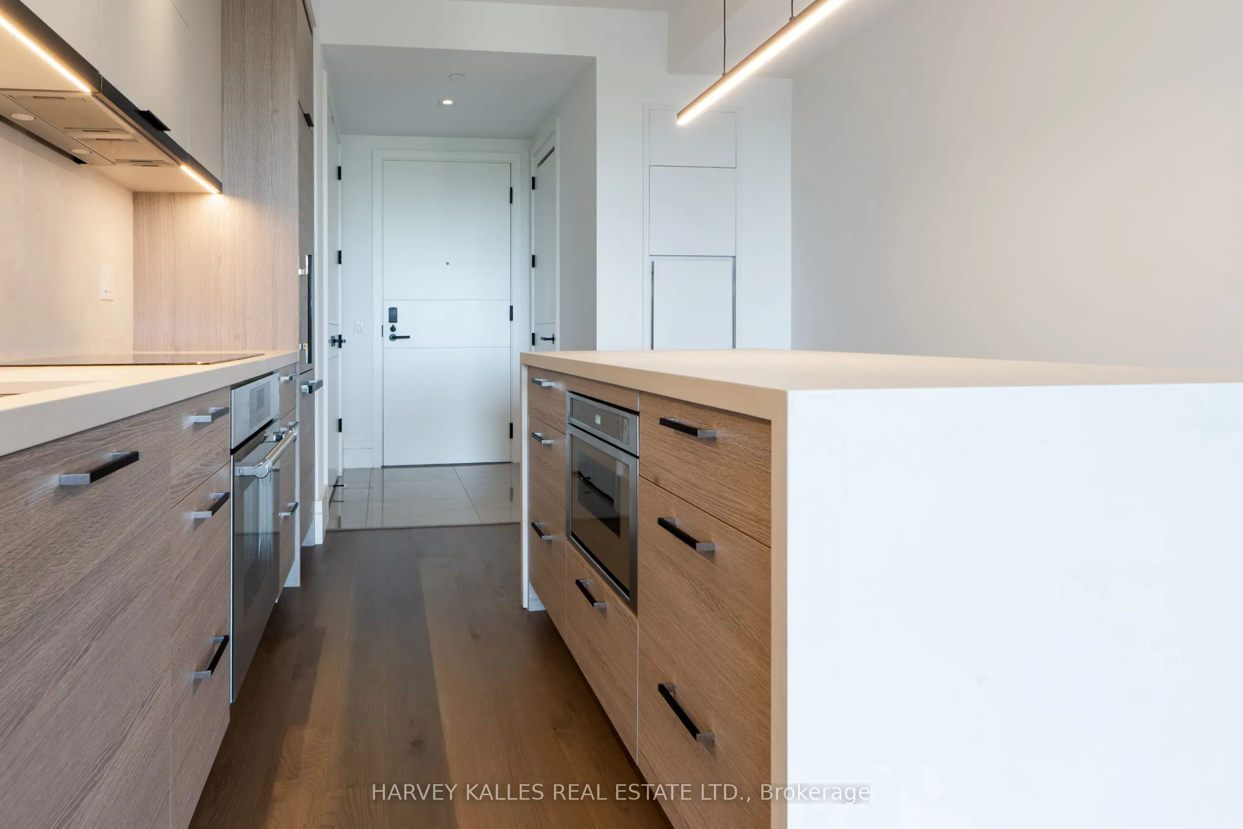 215 Lonsdale Road, #705