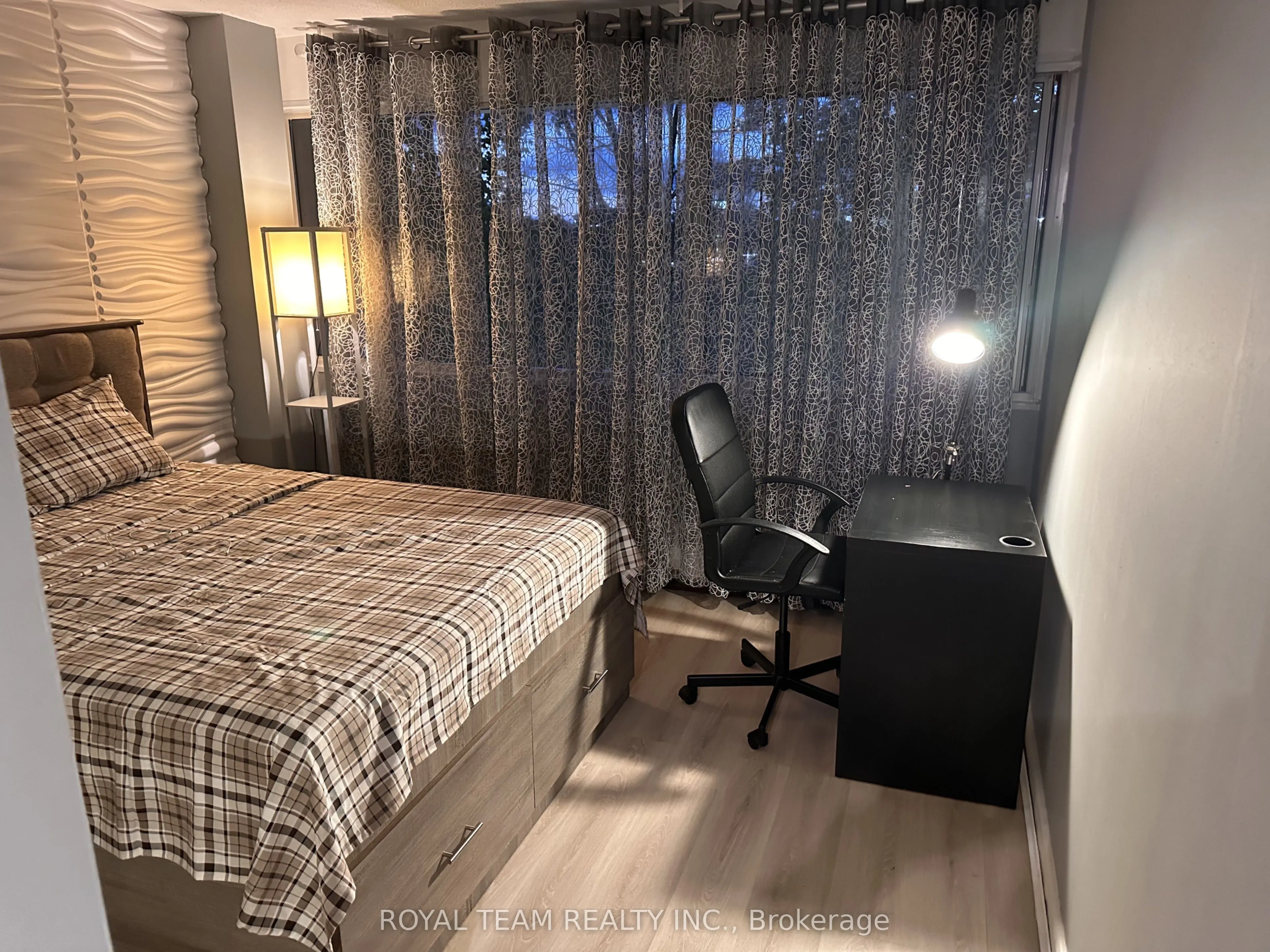 735 Don Mills Road, #201