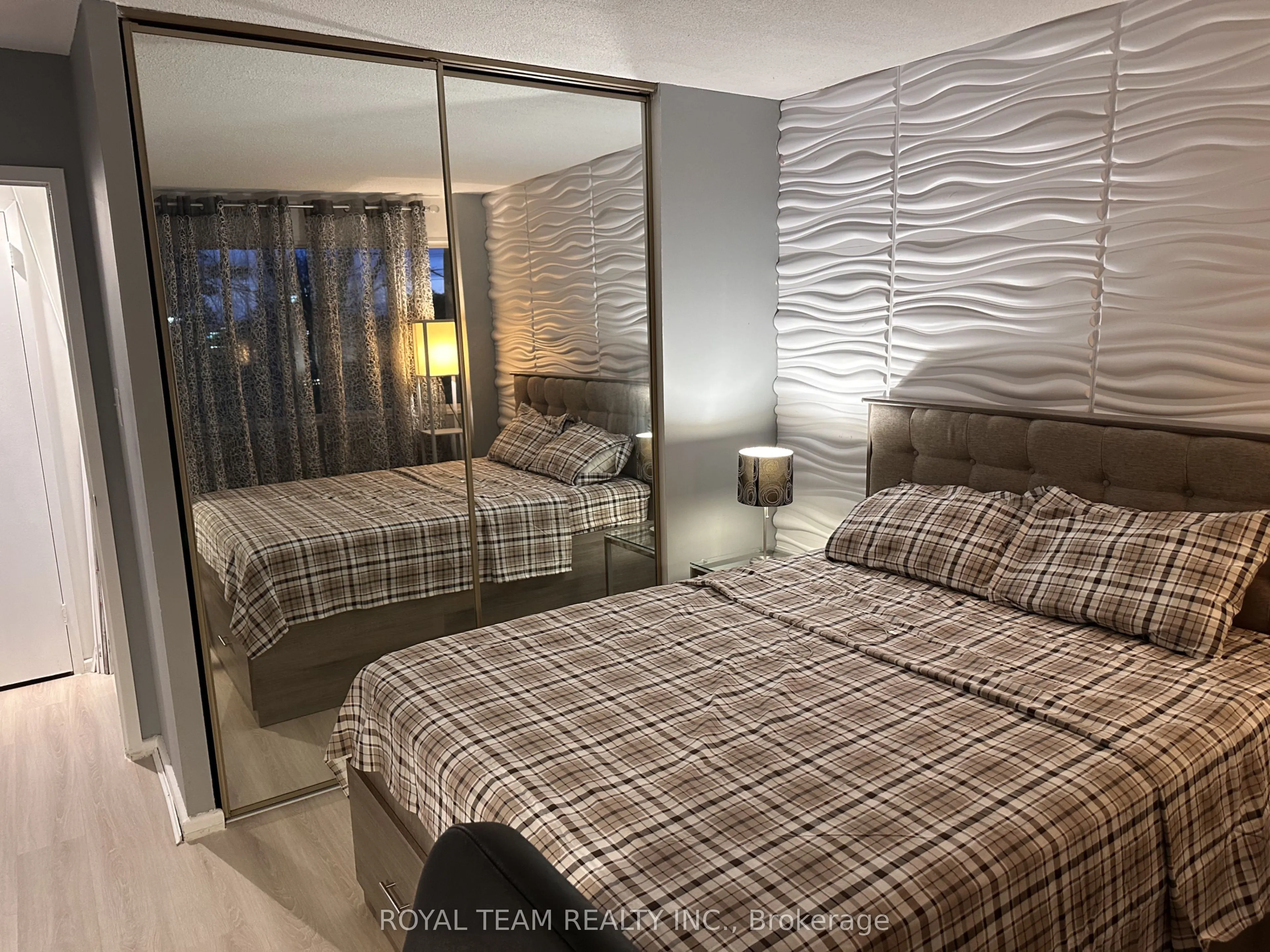 735 Don Mills Road, #201