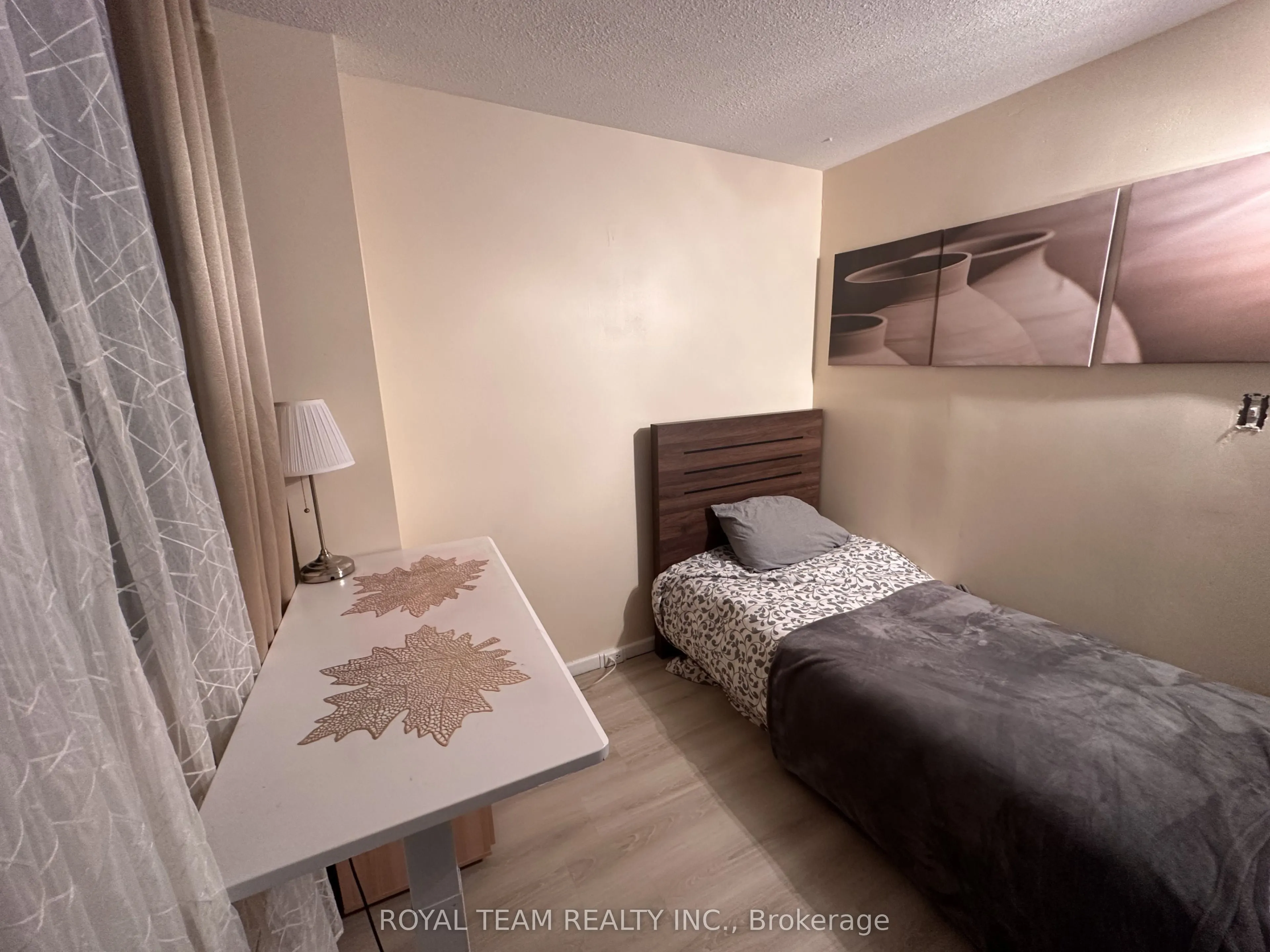 735 Don Mills Road, #201