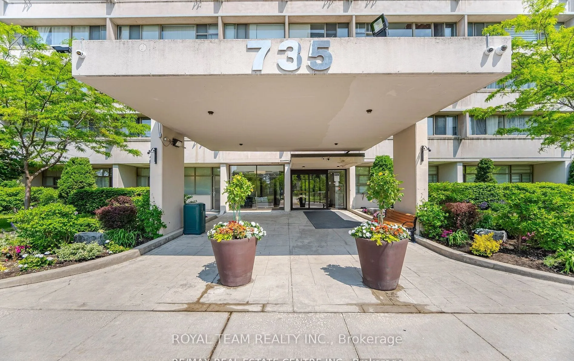 735 Don Mills Road, #201