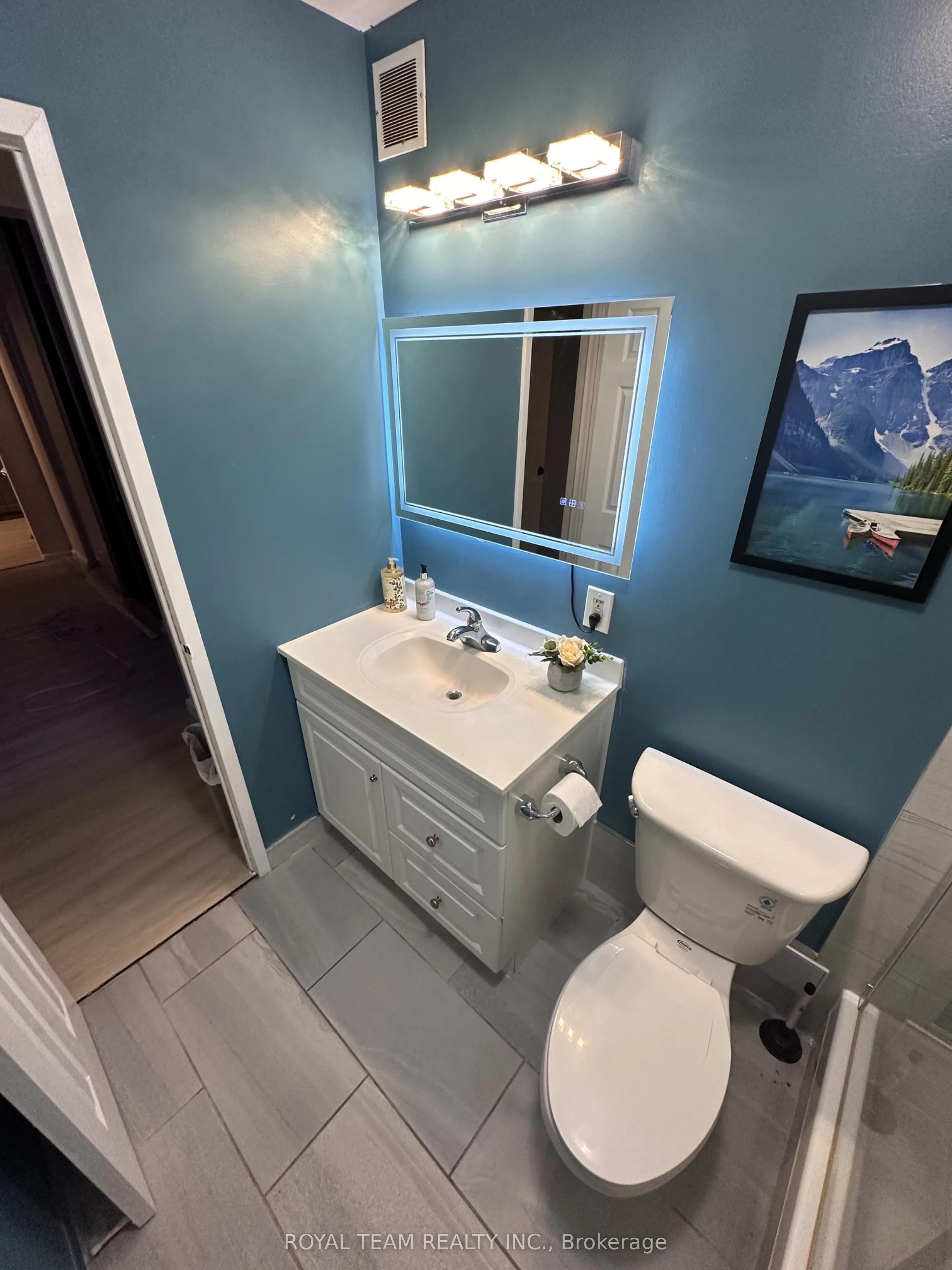 735 Don Mills Road, #201