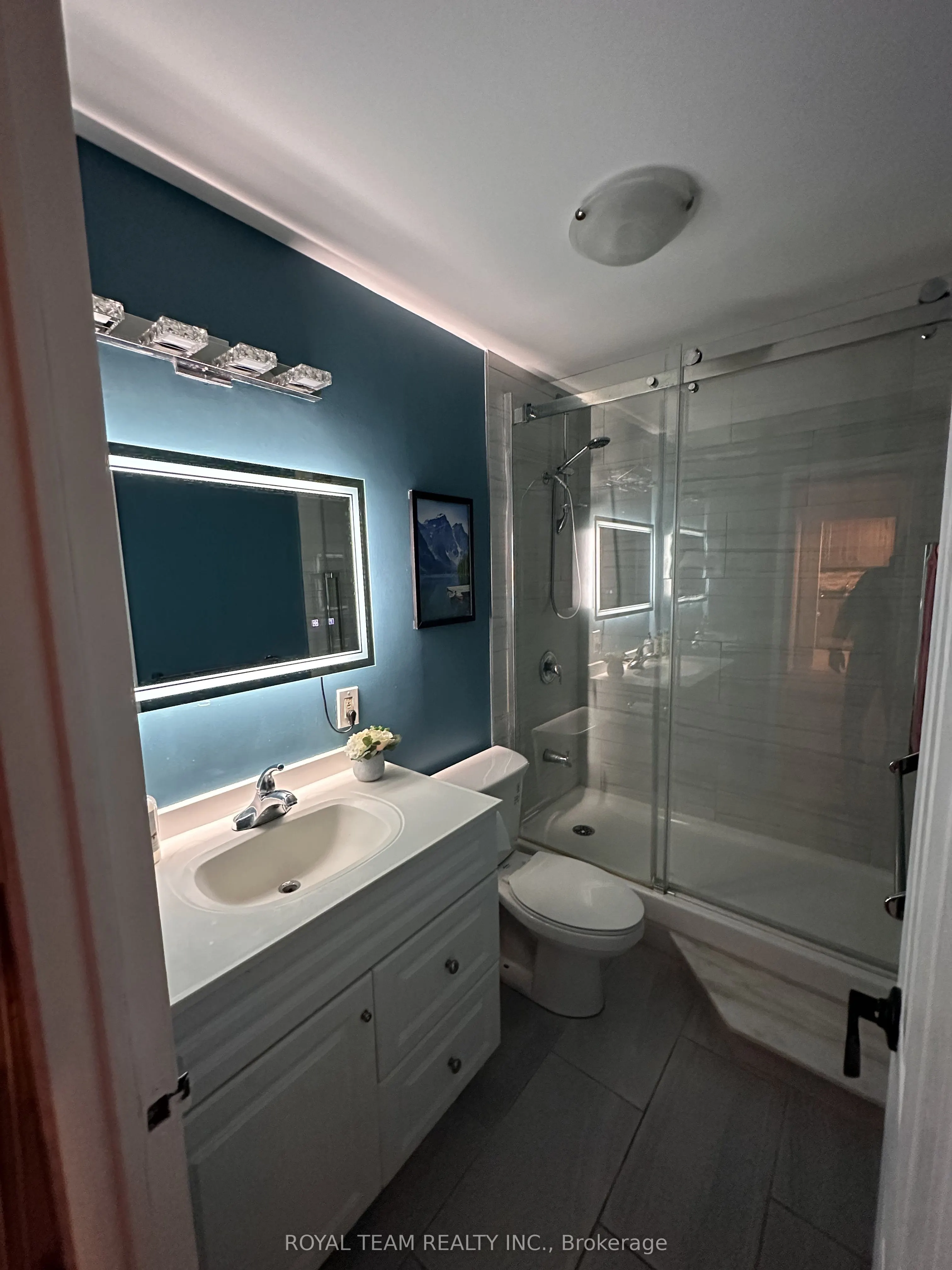 735 Don Mills Road, #201