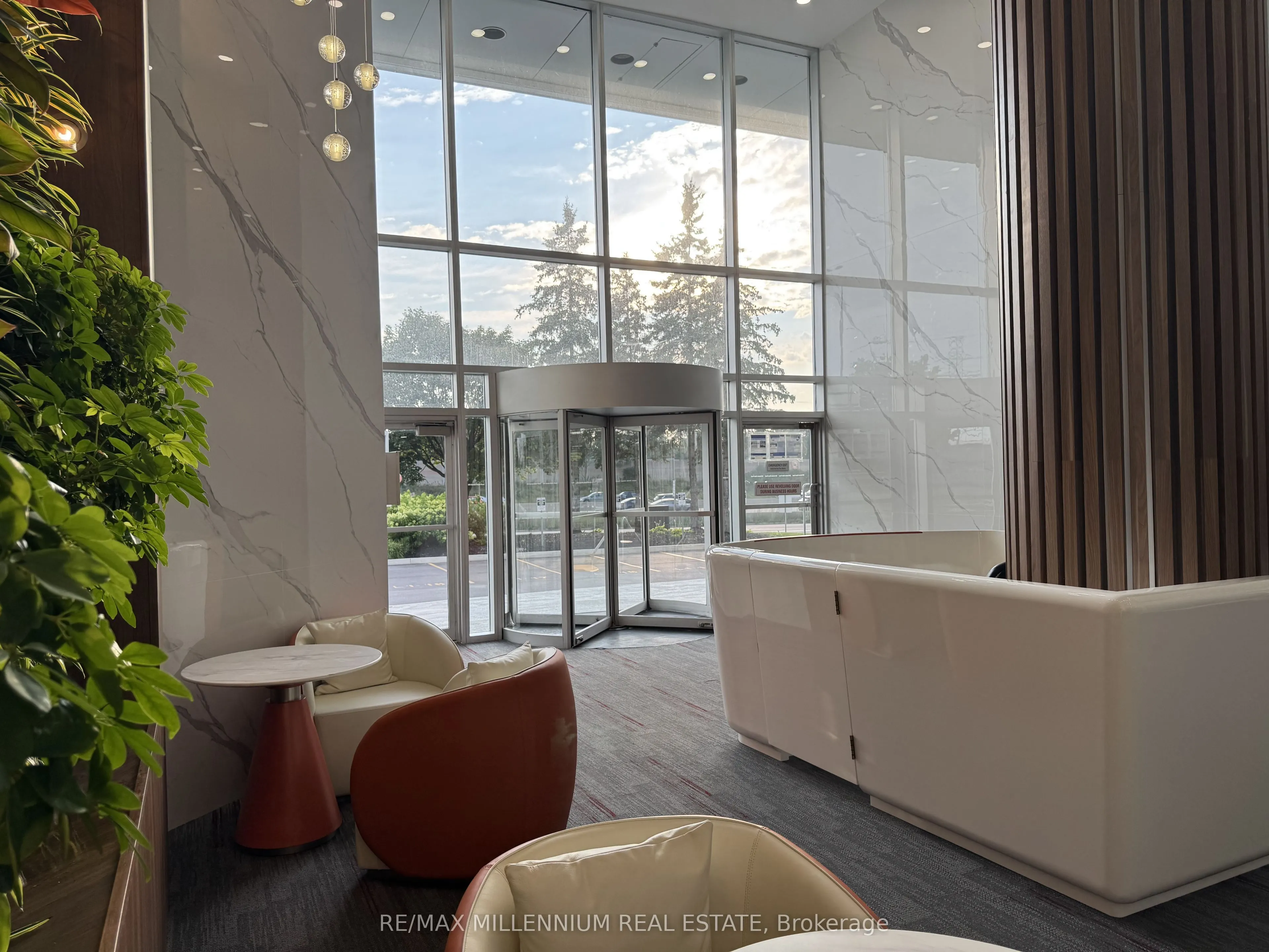 105 Gordon Baker Road E, #511