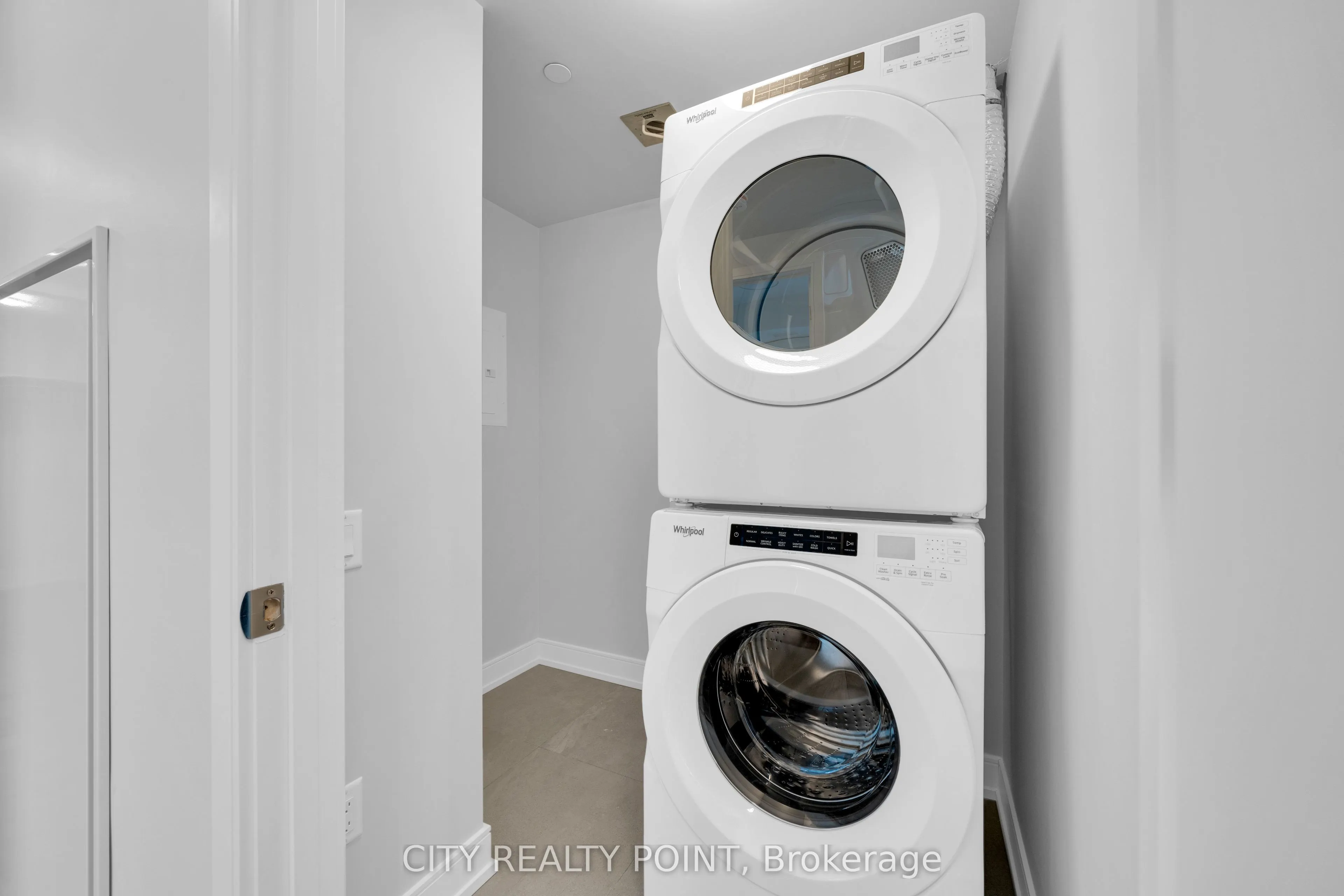 664 Spadina Avenue, #411