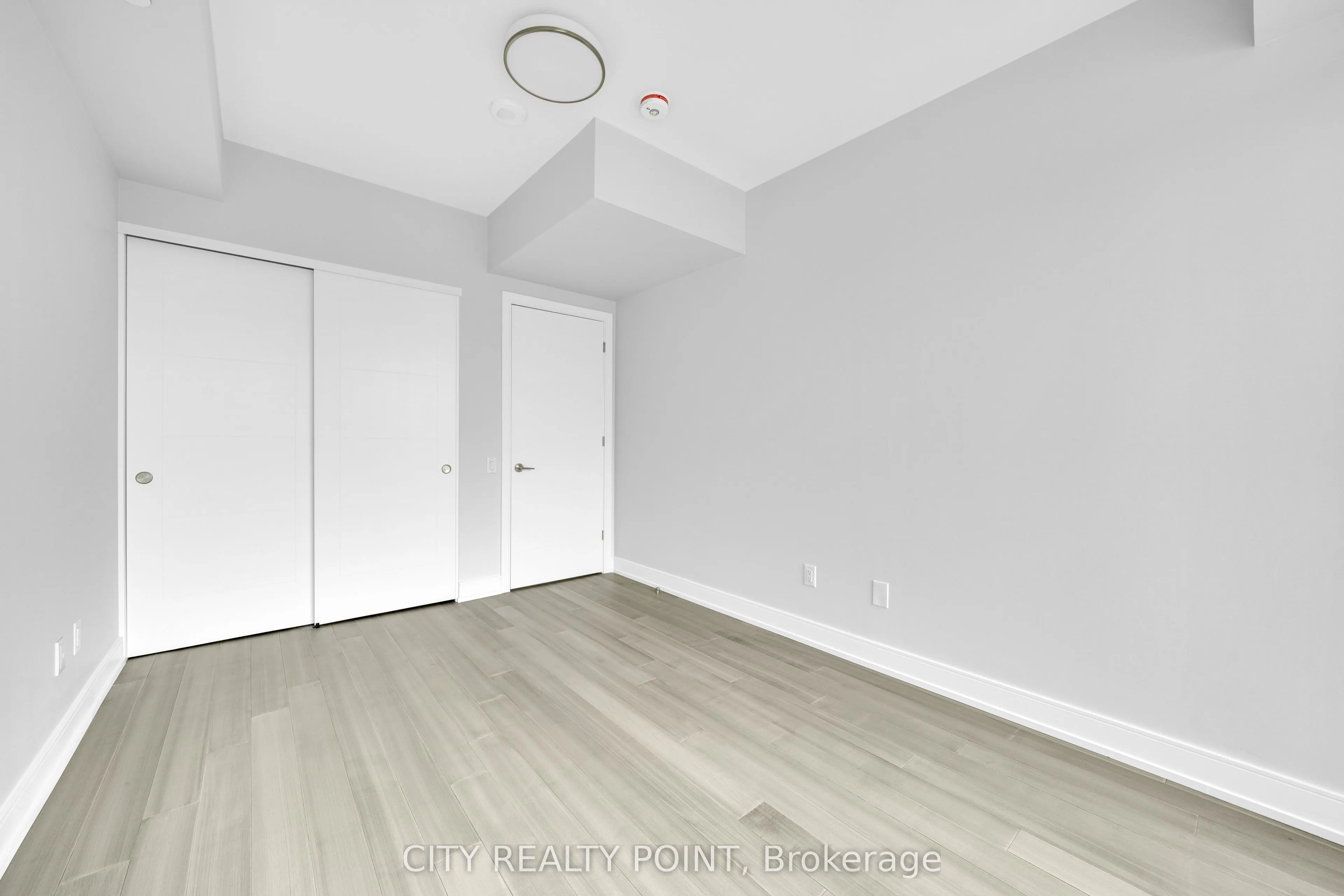 664 Spadina Avenue, #411