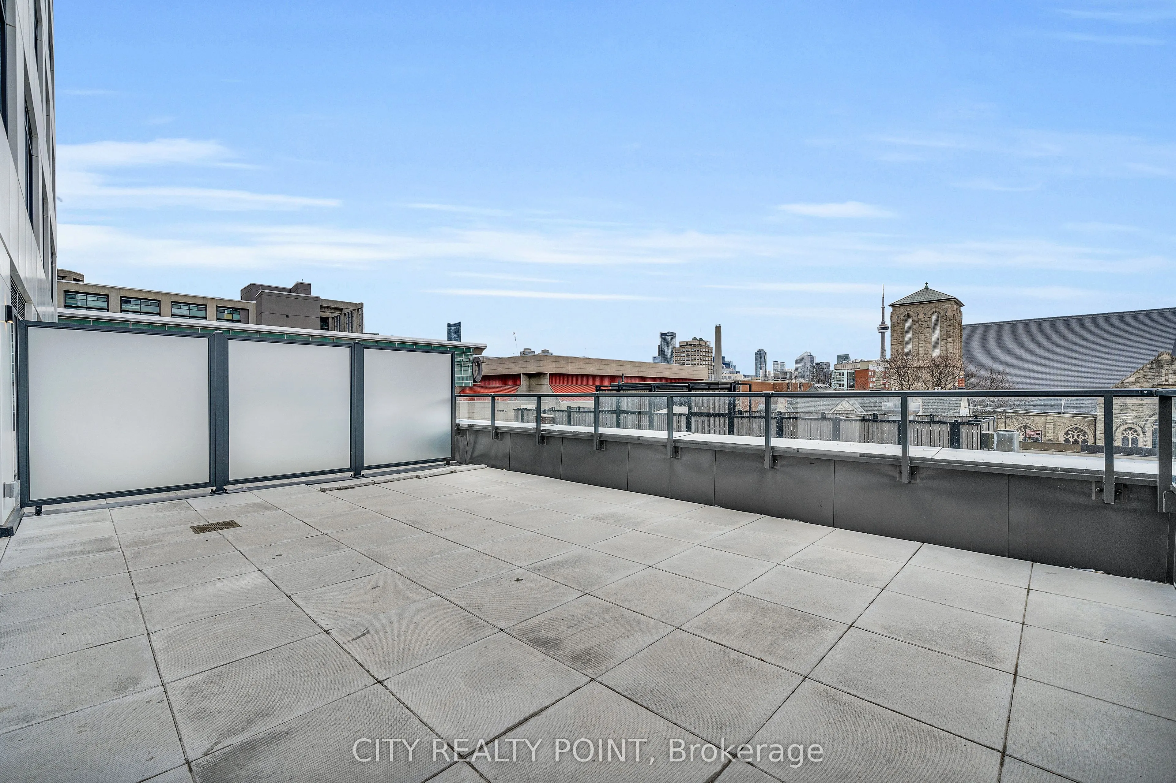 664 Spadina Avenue, #411