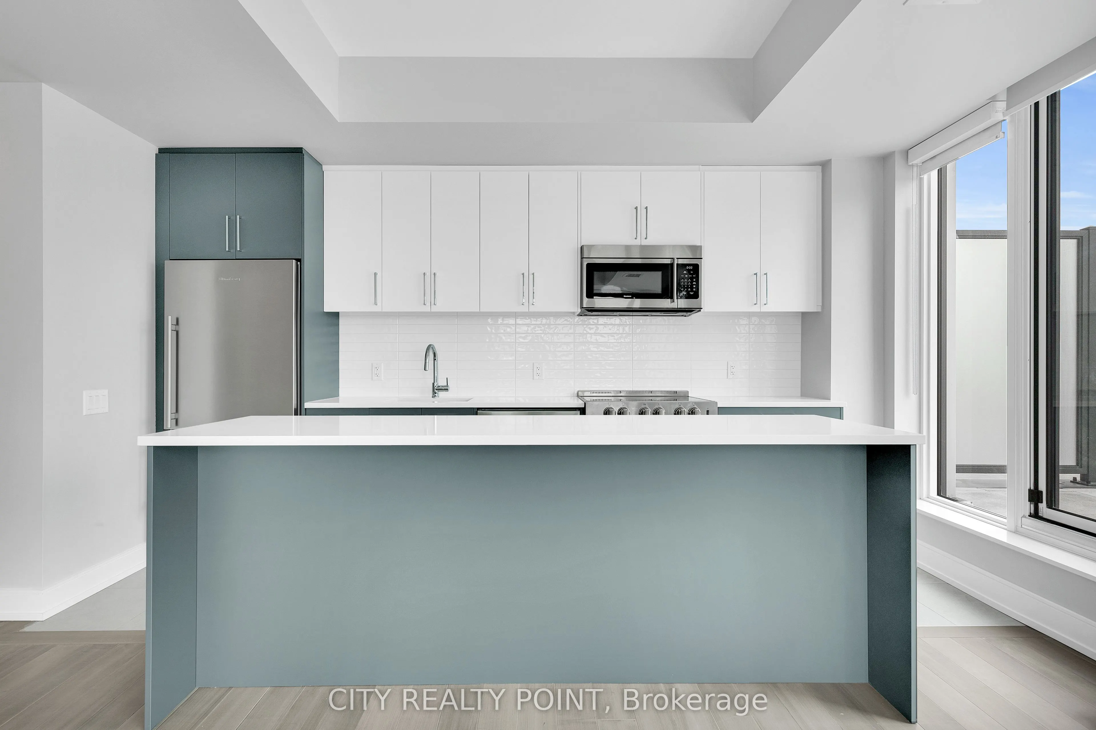 664 Spadina Avenue, #411