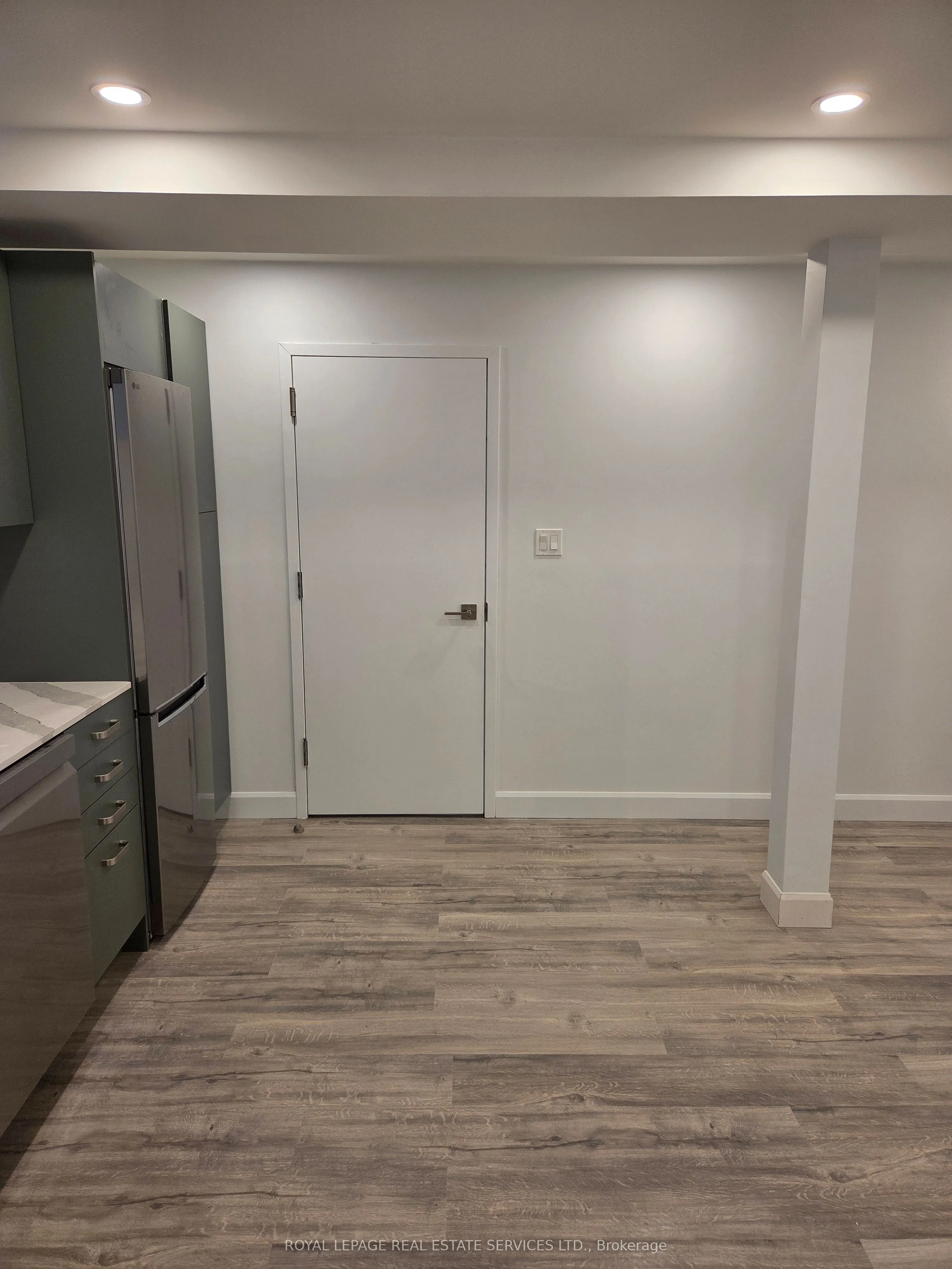 126 Lawrence Avenue W, #Lower