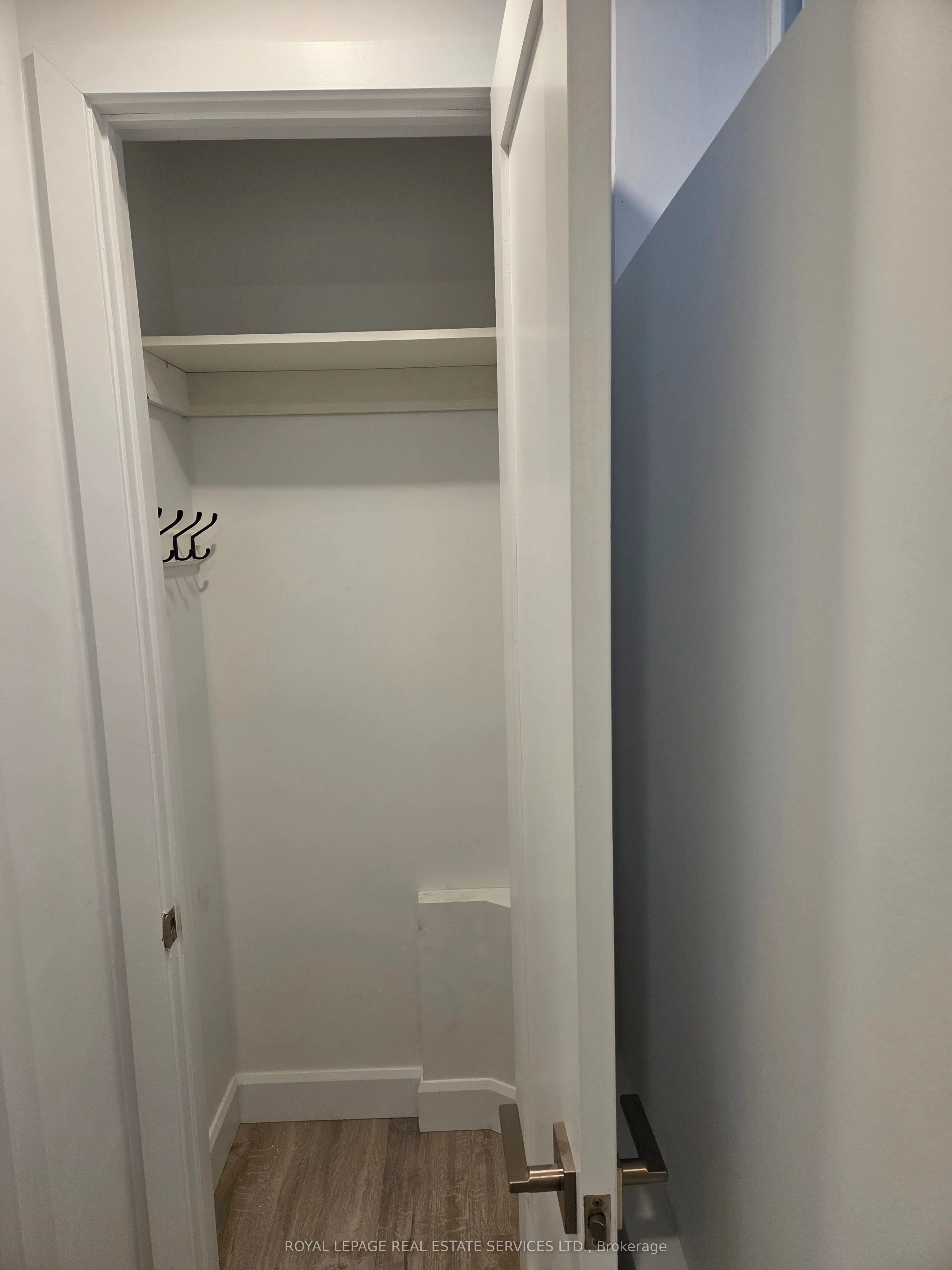 126 Lawrence Avenue W, #Lower