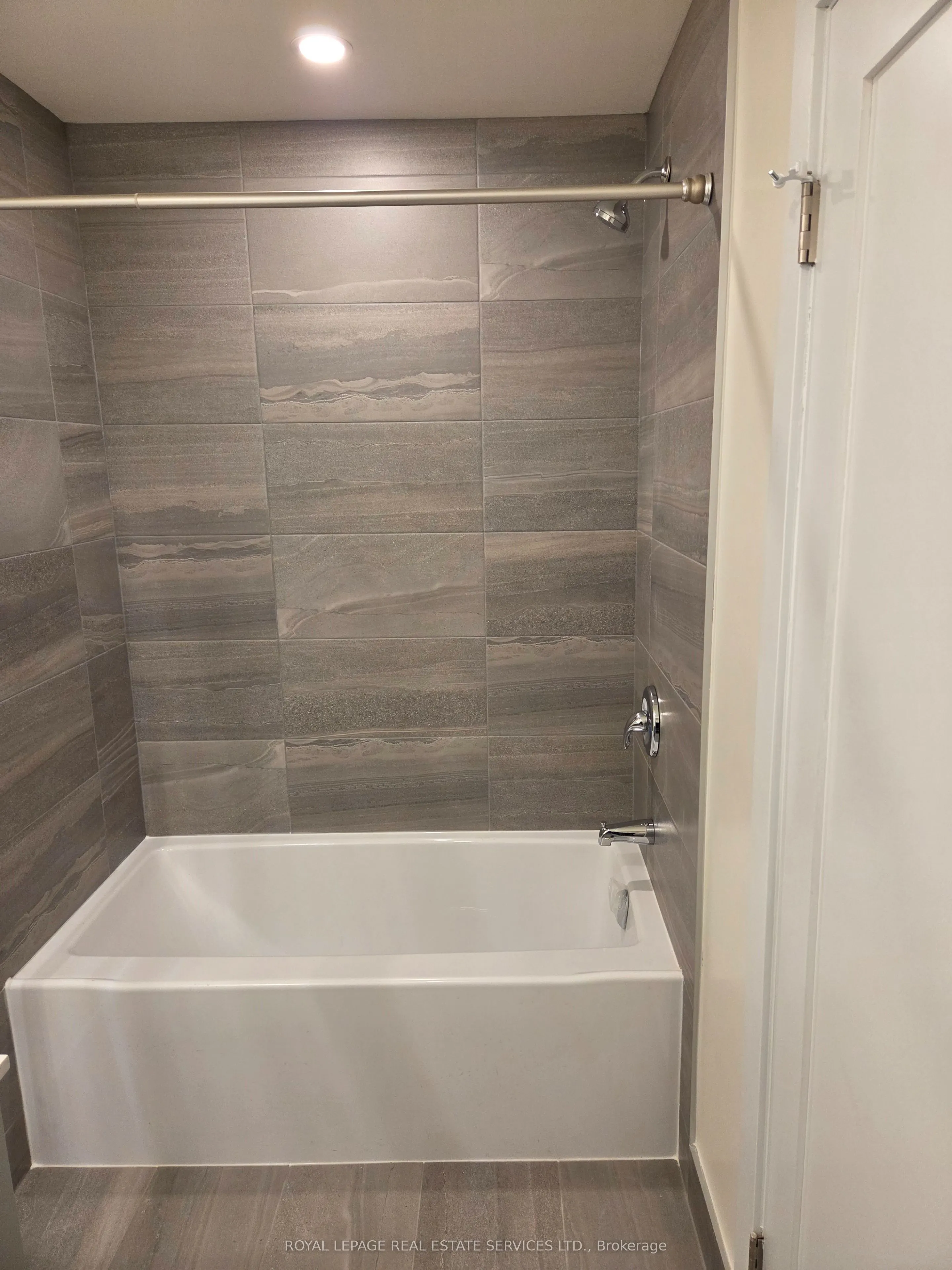 126 Lawrence Avenue W, #Lower