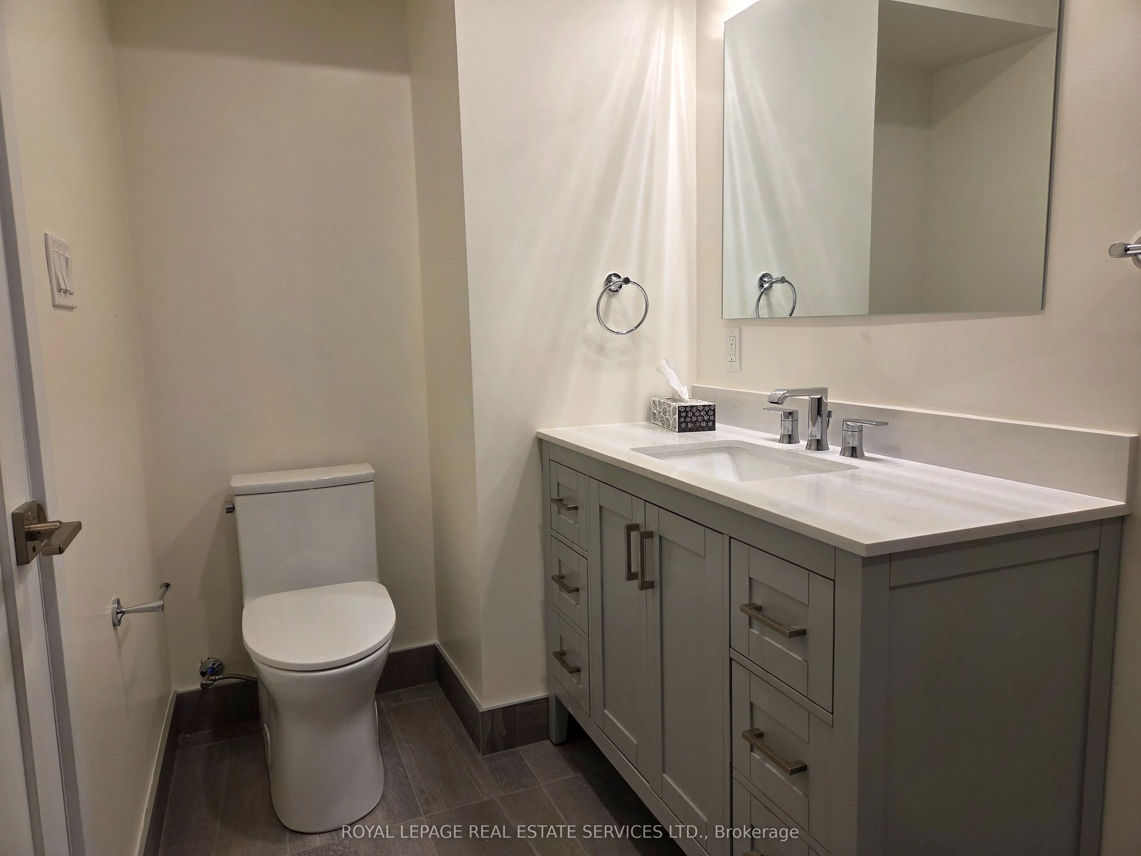 126 Lawrence Avenue W, #Lower