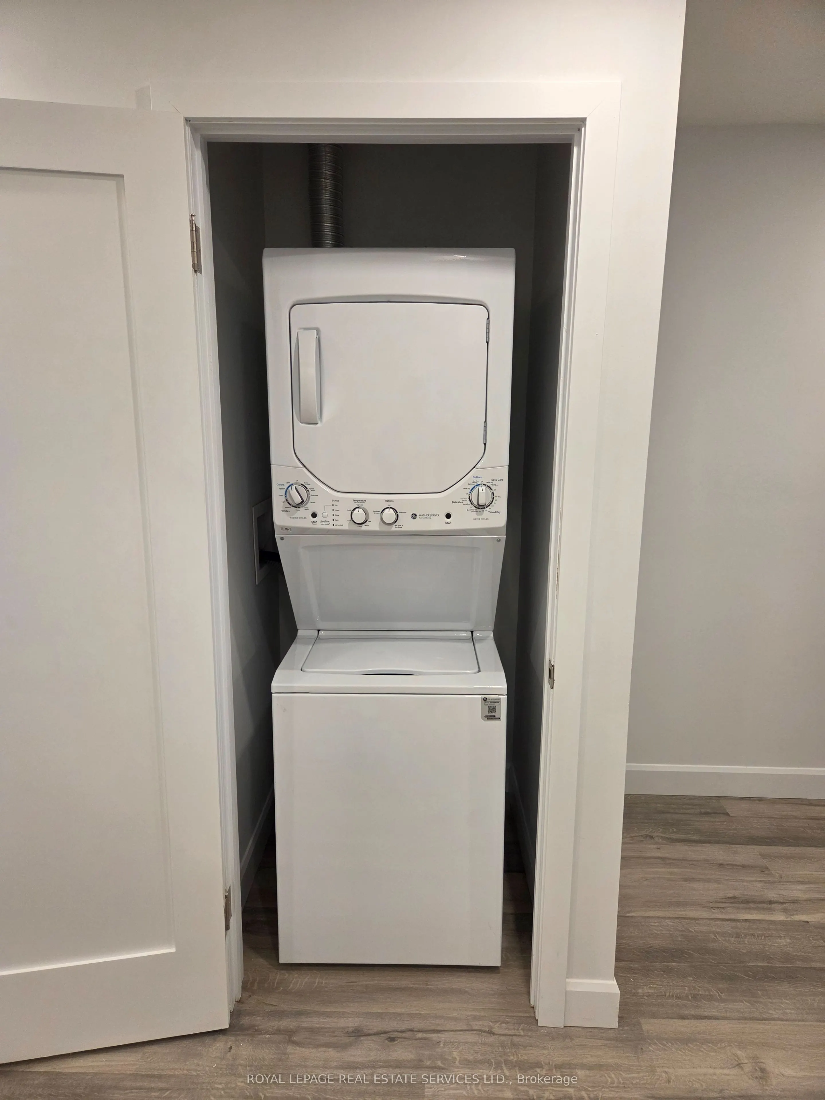 126 Lawrence Avenue W, #Lower