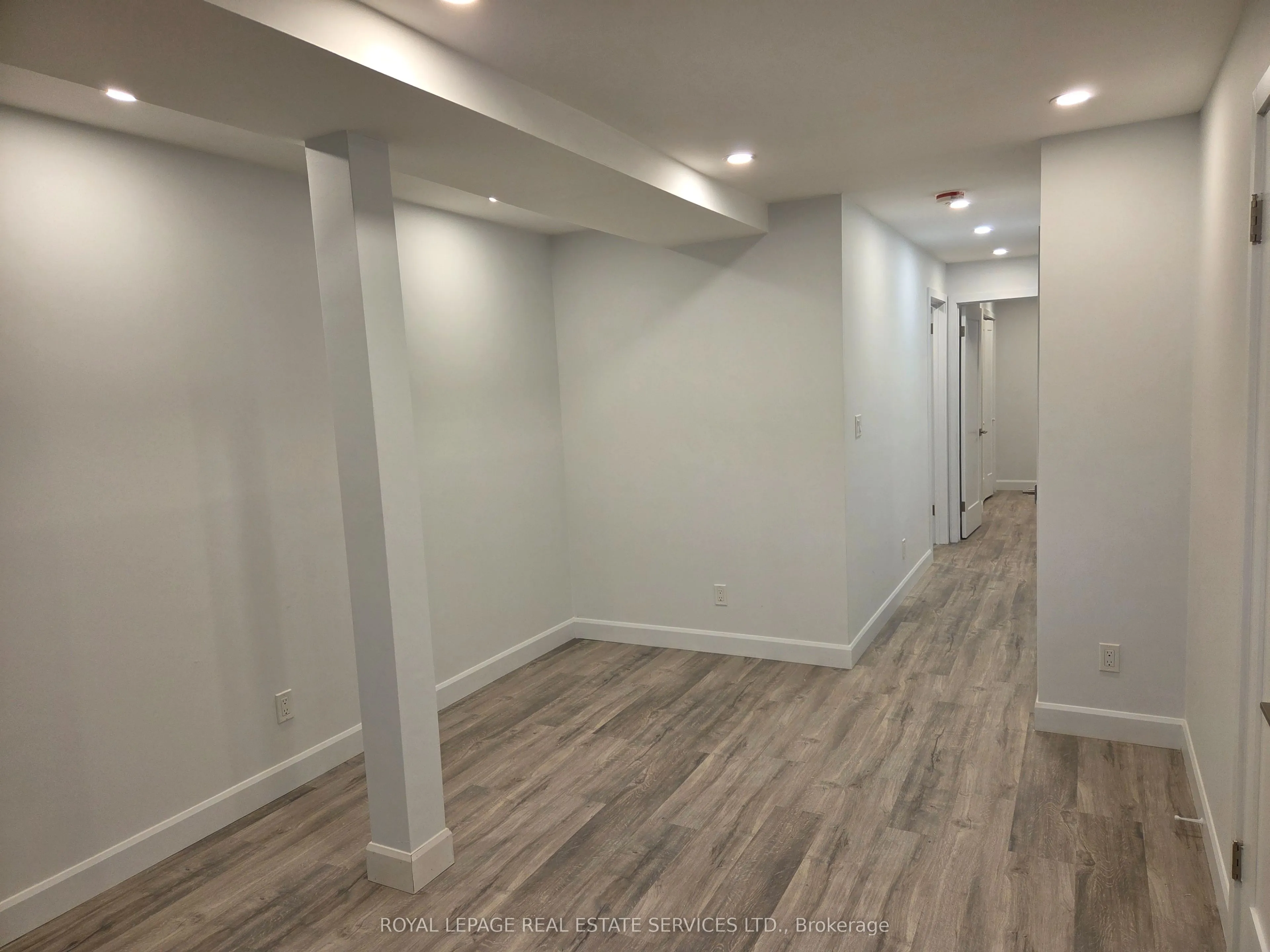 126 Lawrence Avenue W, #Lower