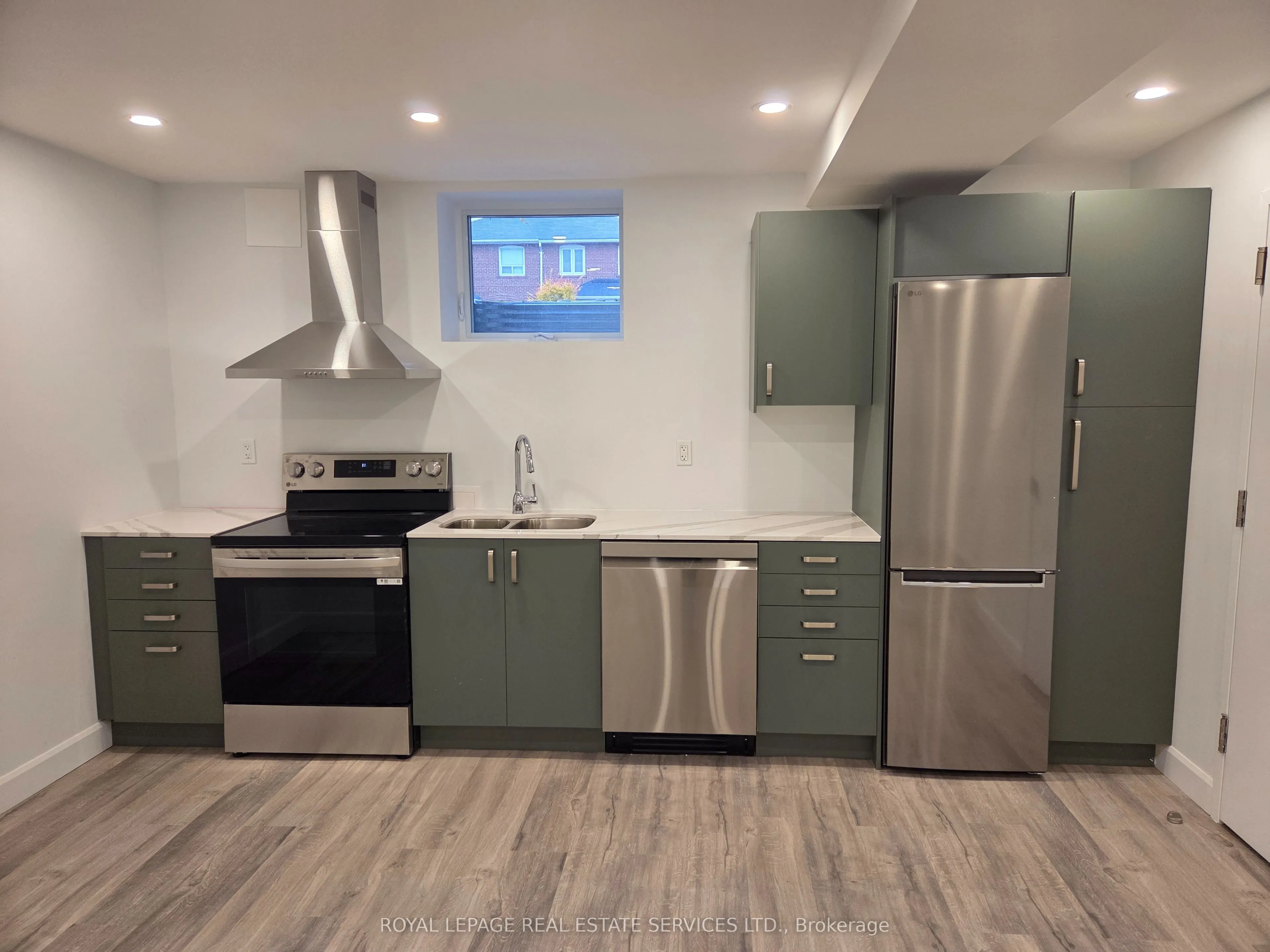 126 Lawrence Avenue W, #Lower