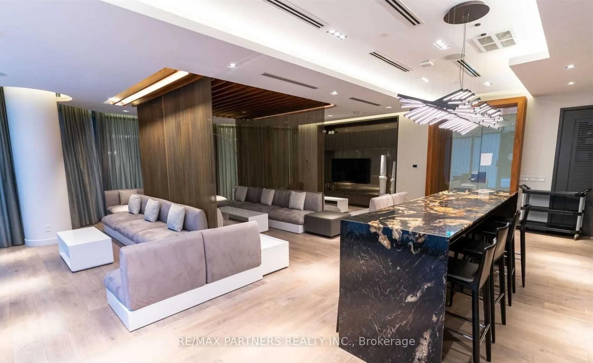 38 Cameron Street, #716