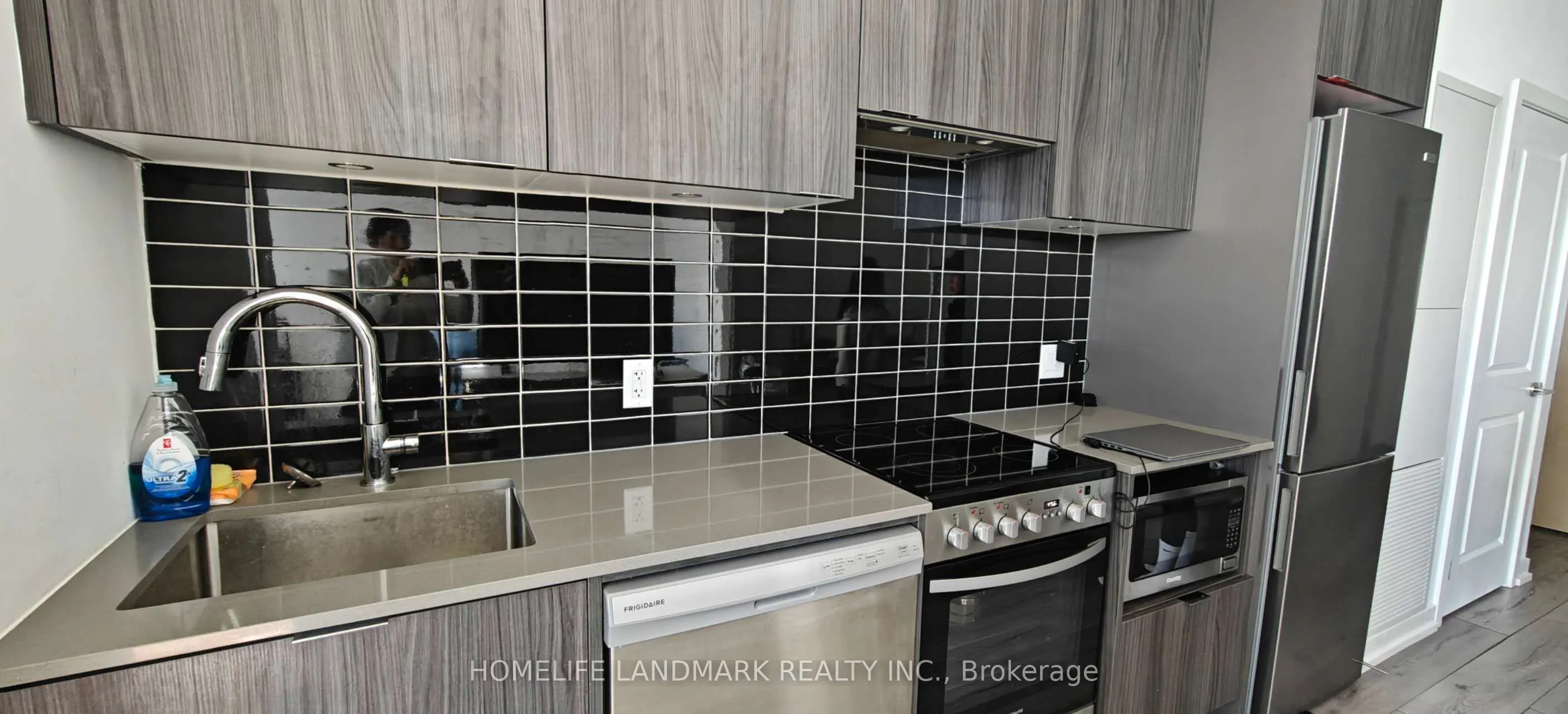 395 Bloor Street S, #5401